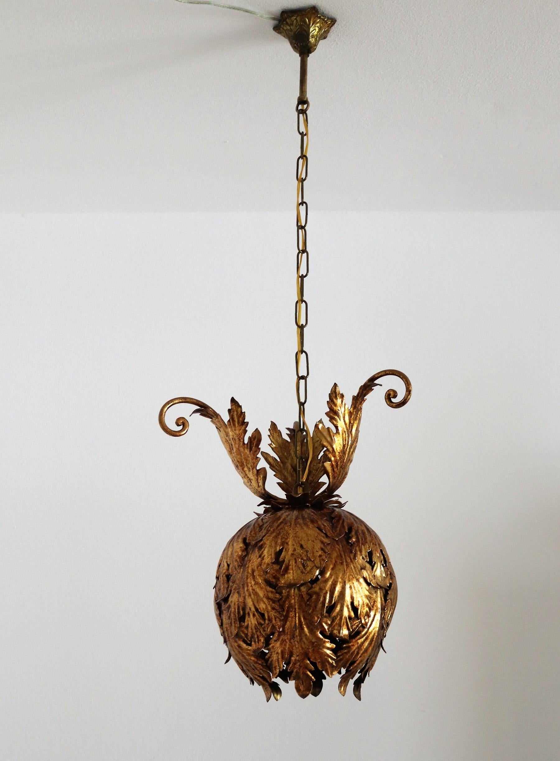 Italian Midcentury Gilt Metal Pendant Lamp with Leaves for Hans Kögl, 1960s For Sale 8