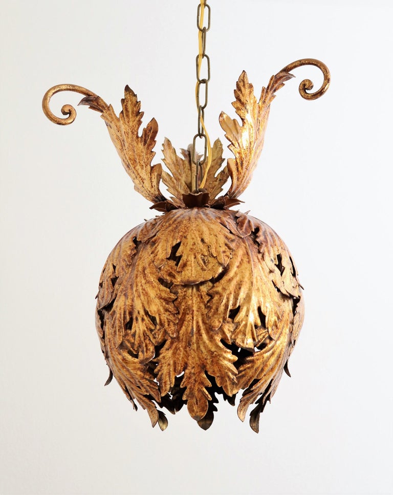Mid-20th Century Italian Midcentury Gilt Metal Pendant Lamp with Leaves for Hans Kögl, 1960s For Sale