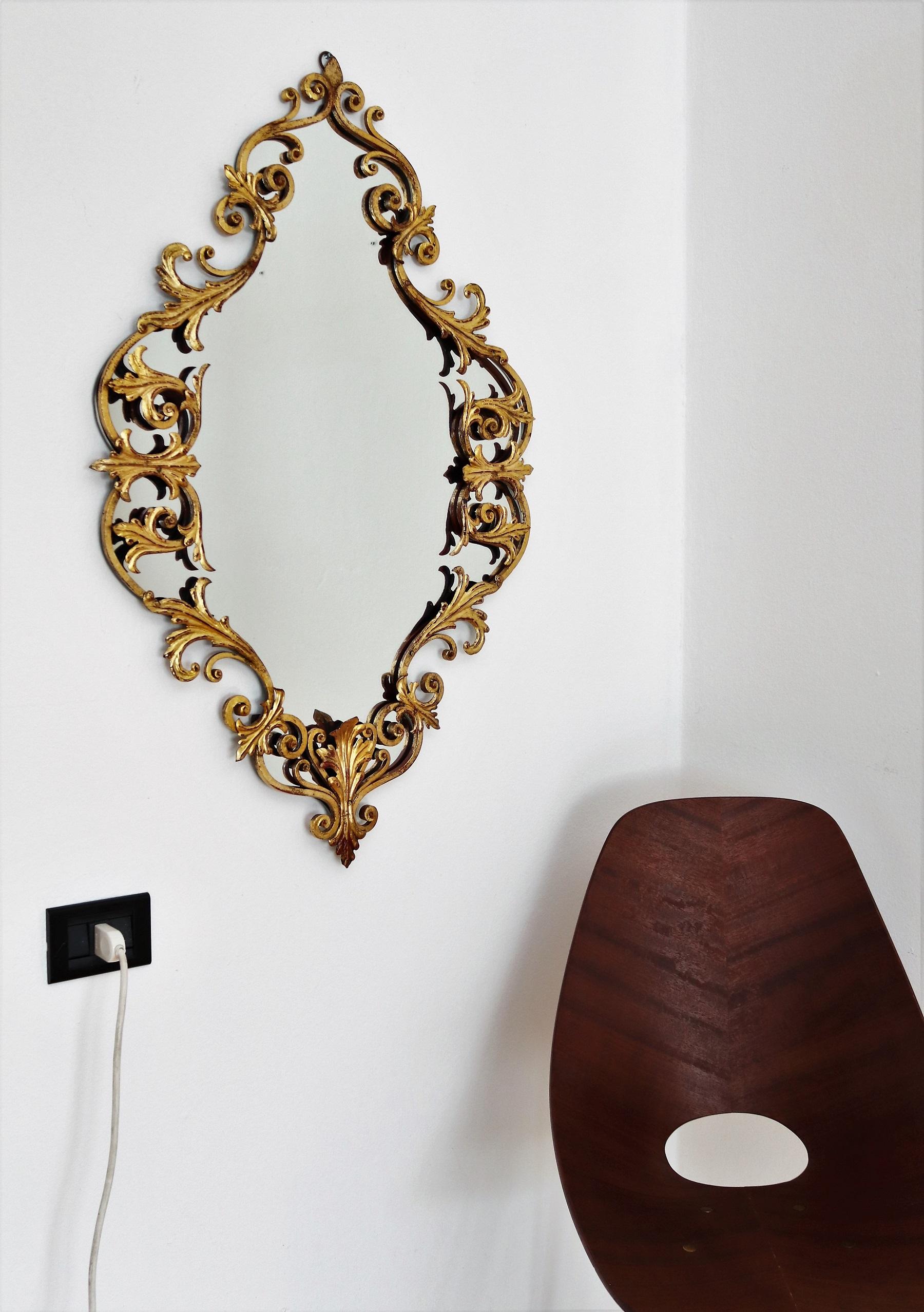 Italian Midcentury Gilt Wall Mirror Hand-Crafted in Baroque Style, Italy, 1950s 3