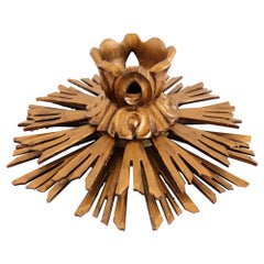 Italienische Mid-Century-Wandleuchte aus vergoldetem Holz mit Sonnenschliff, 1950er Jahre