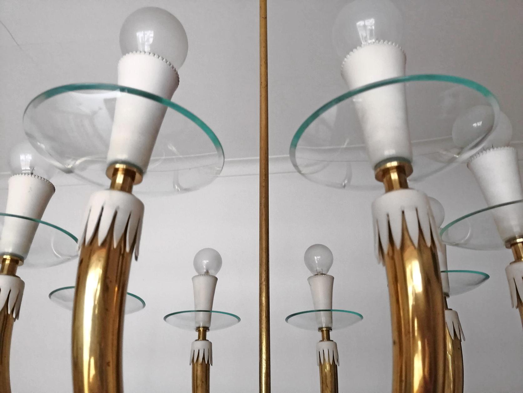 Mid-Century Modern Italian Midcentury Gio Ponti for Fontana Art Glass Gilt Brass 8-Light Chandelier For Sale