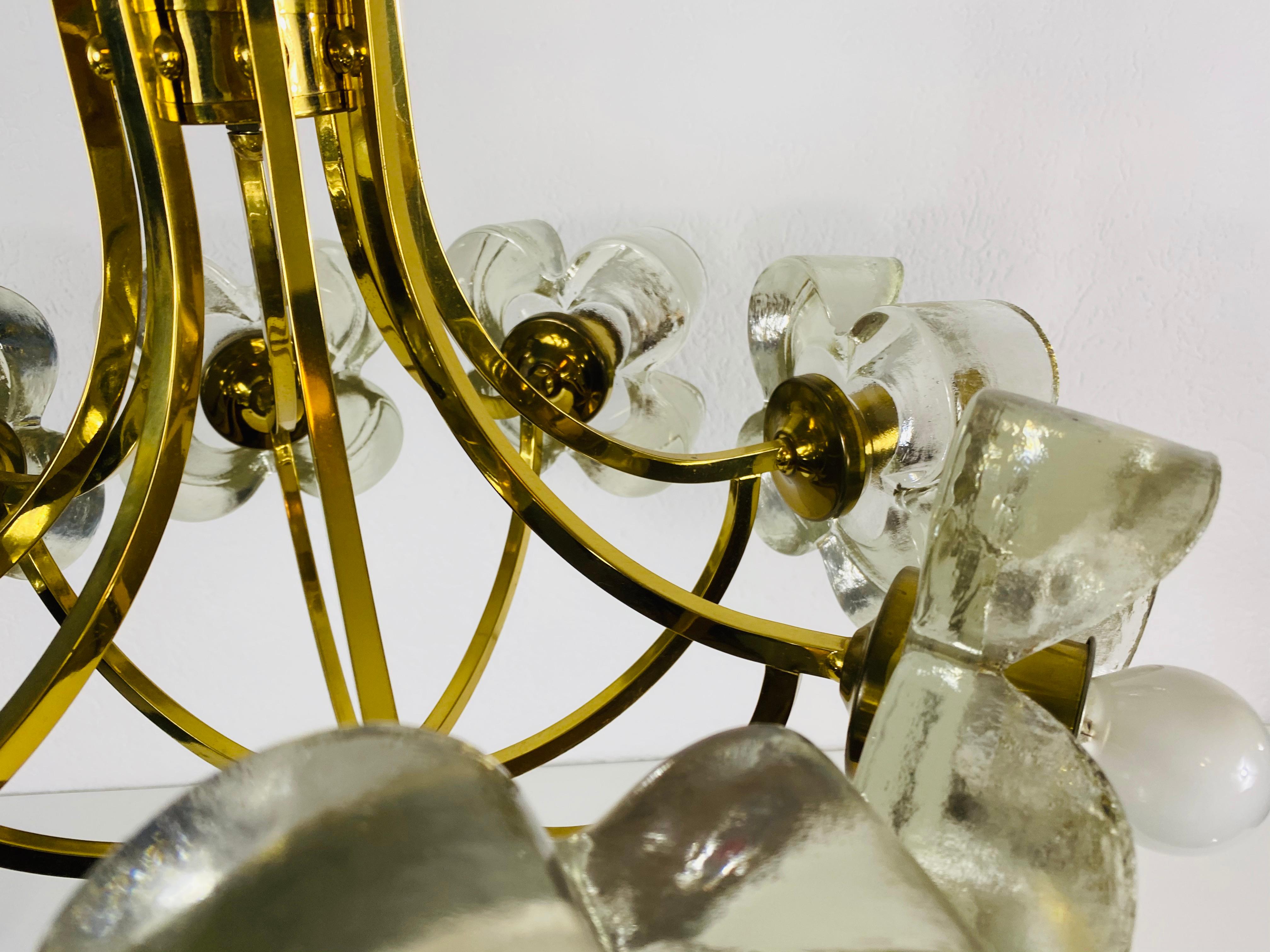 Italian Midcentury Glass and Brass 8-Arm Chandelier Mazzega Attributed, 1960s For Sale 4