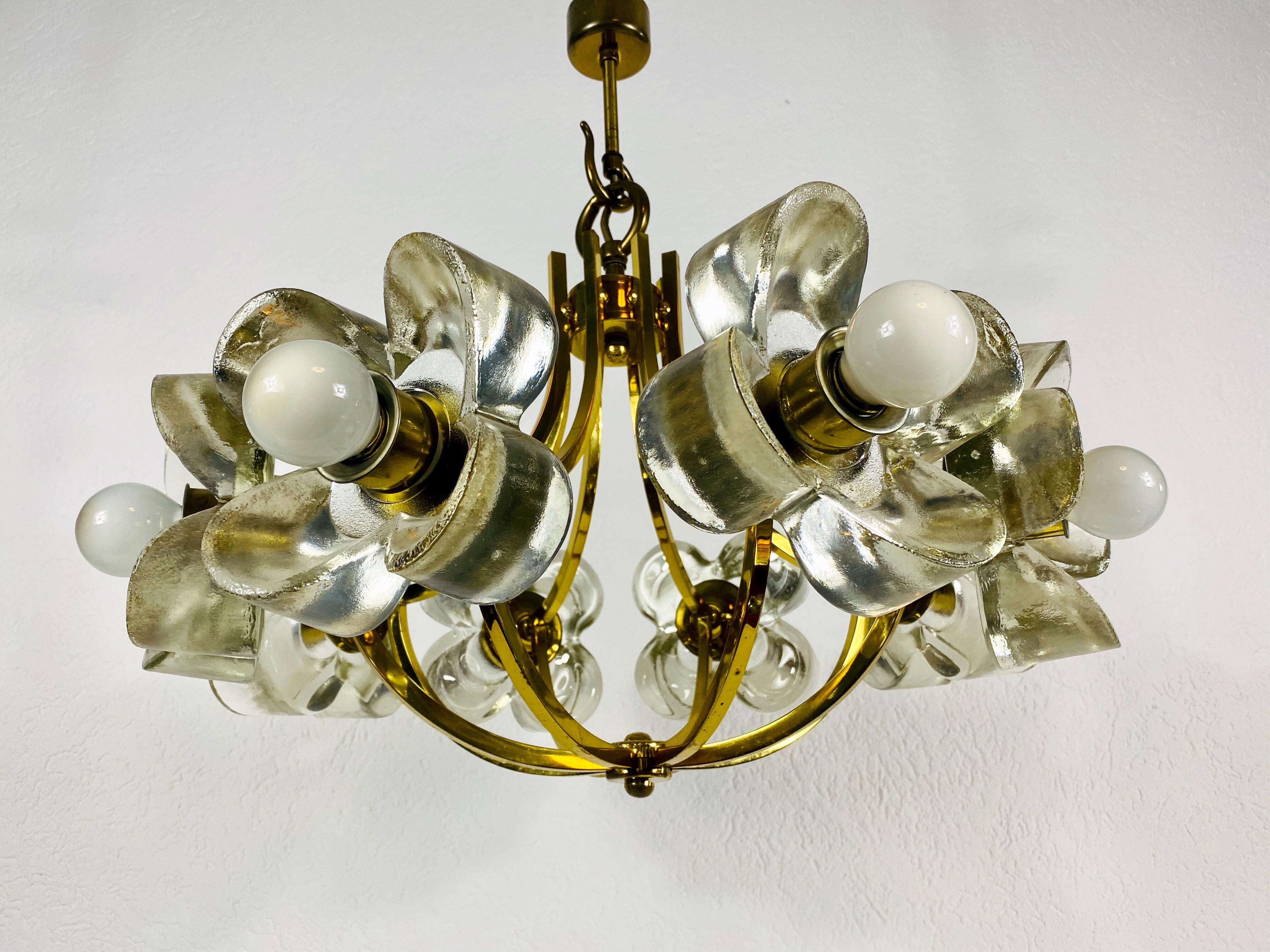Mid-Century Modern Italian Midcentury Glass and Brass 8-Arm Chandelier Mazzega Attributed, 1960s For Sale