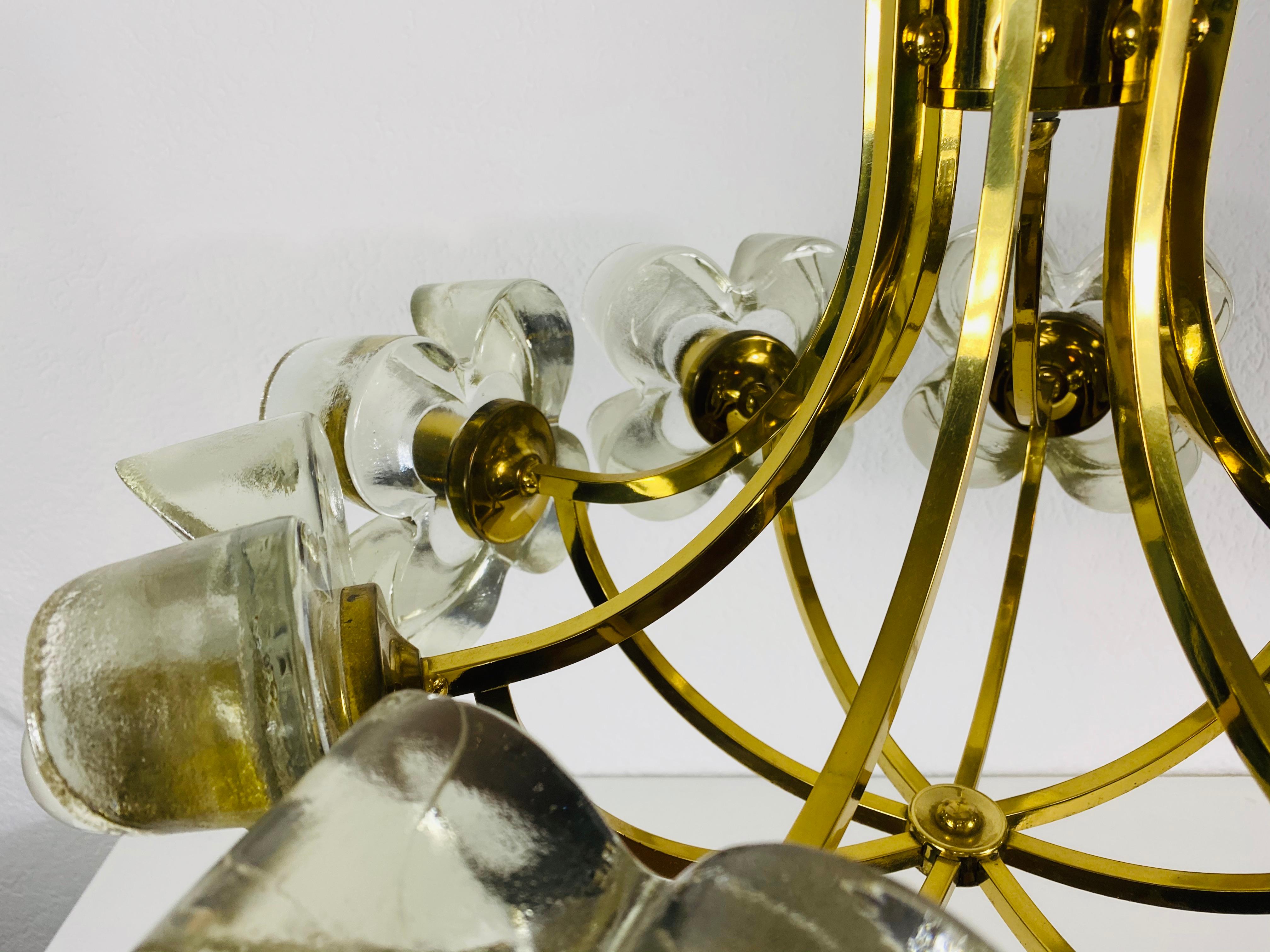 Italian Midcentury Glass and Brass 8-Arm Chandelier Mazzega Attributed, 1960s For Sale 3