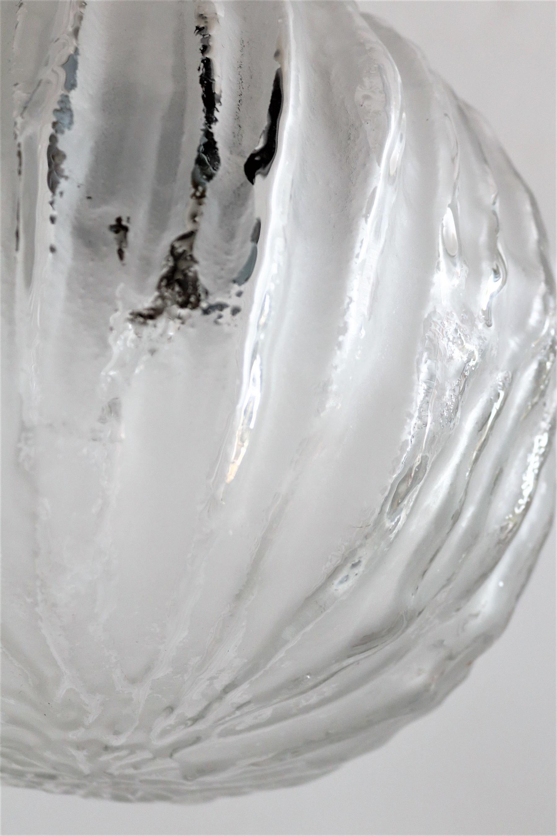 Italian Midcentury Glass und Brass Pendant Sphere, 1950s For Sale 1