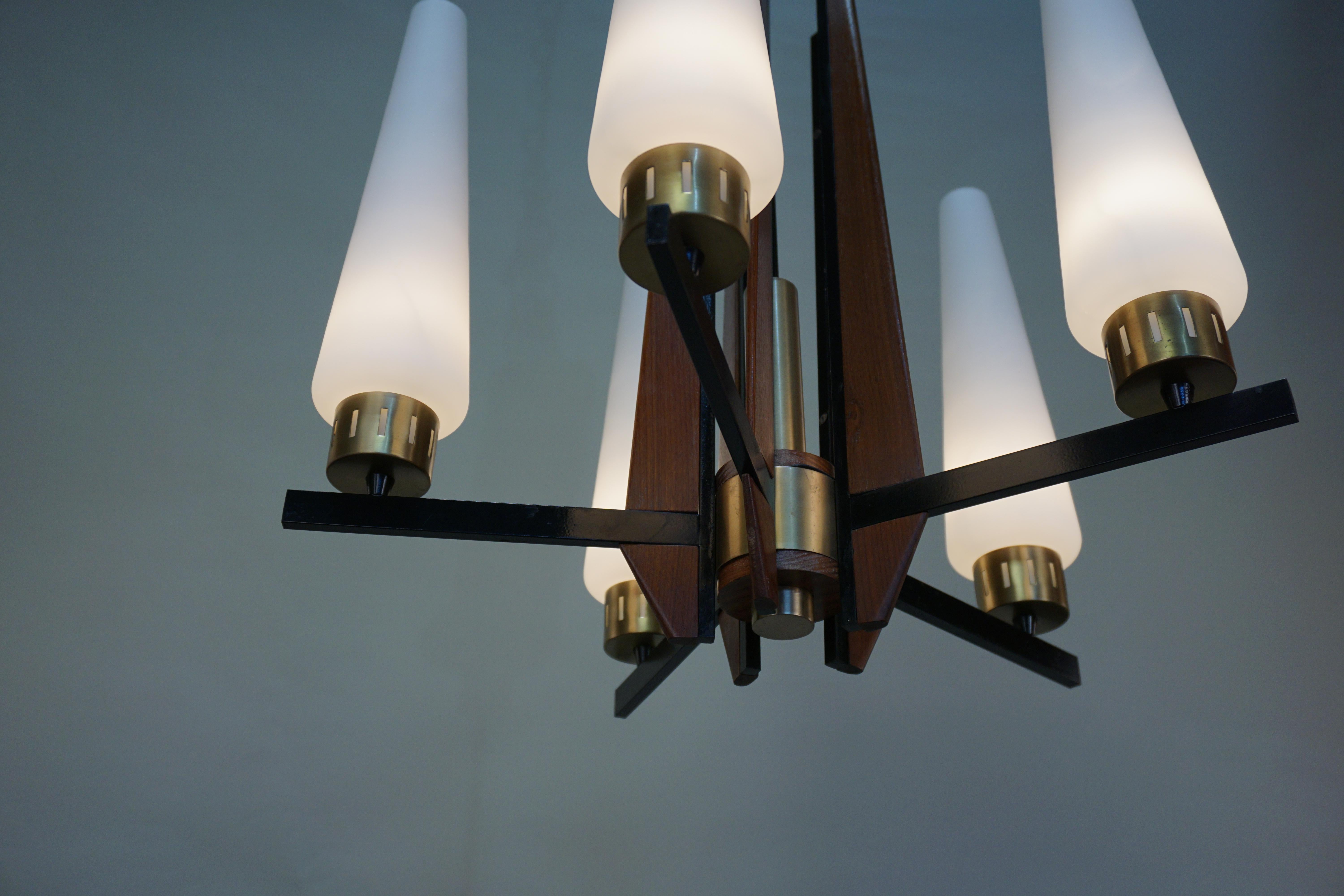 Italian Midcentury Glass, Wood and Bronze Chandelier 1