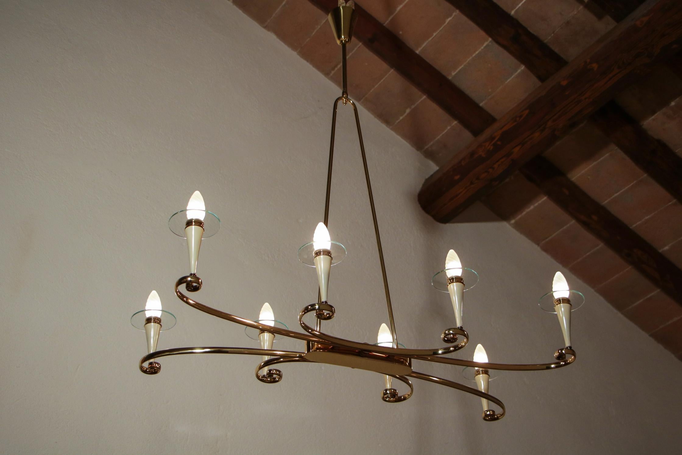 Italian Midcentury Gold and Ivory Color Eight Lights Chandelier, 1950s For Sale 5