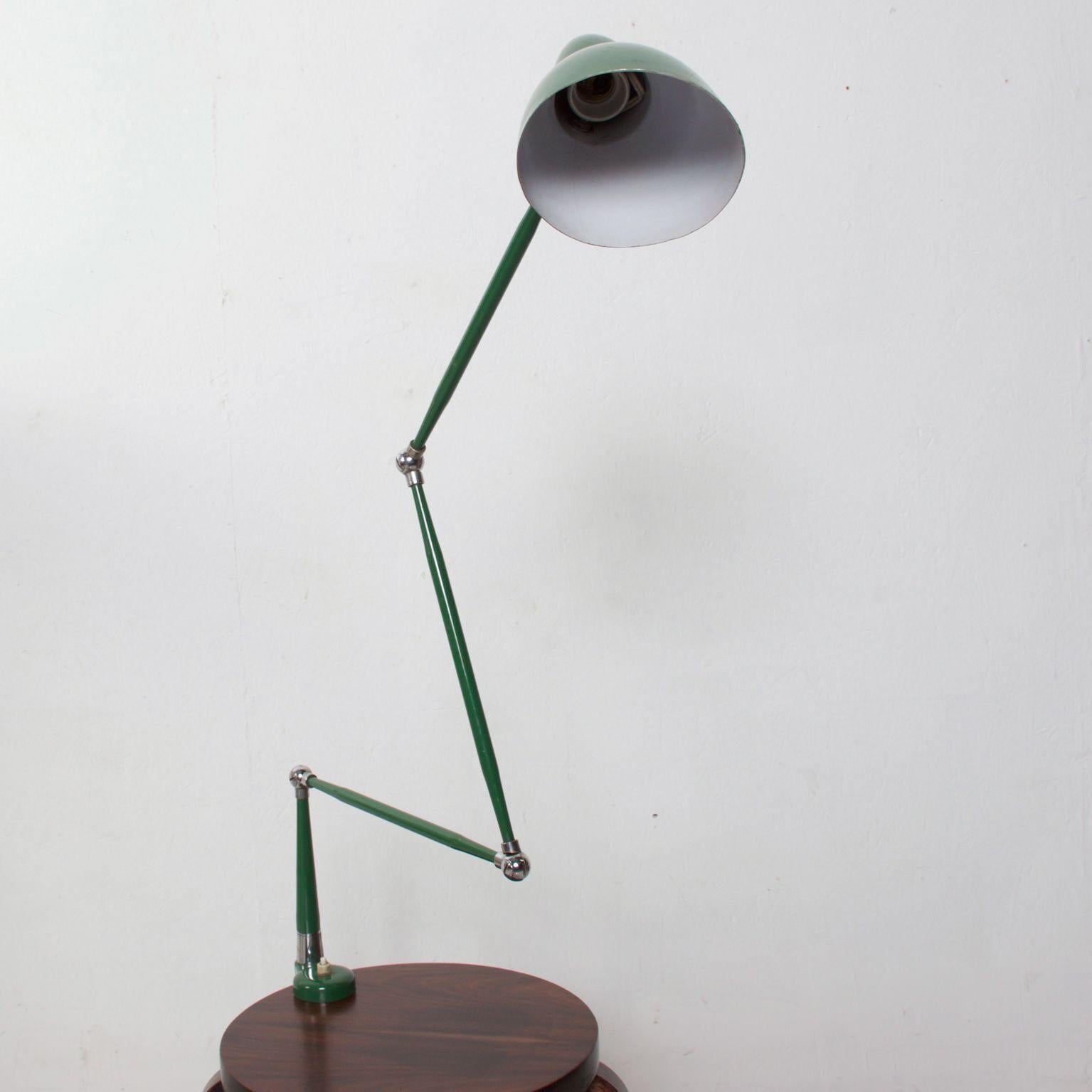 Mid-Century Modern Italian Midcentury Green Adjustable Clamp Task Desk Lamp Stilnovo Style, 1950s