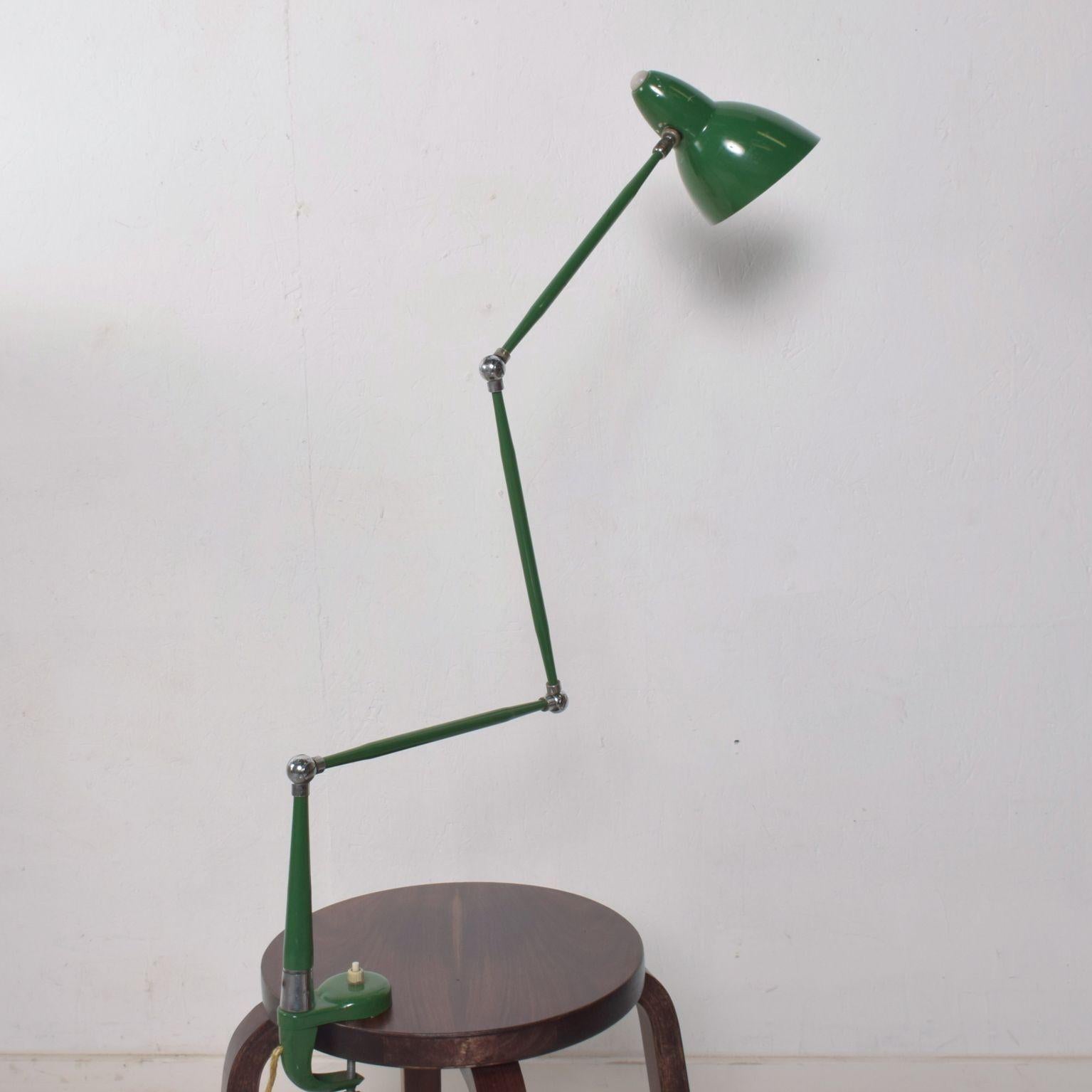 Italian Midcentury Green Adjustable Clamp Task Desk Lamp Stilnovo Style, 1950s 2