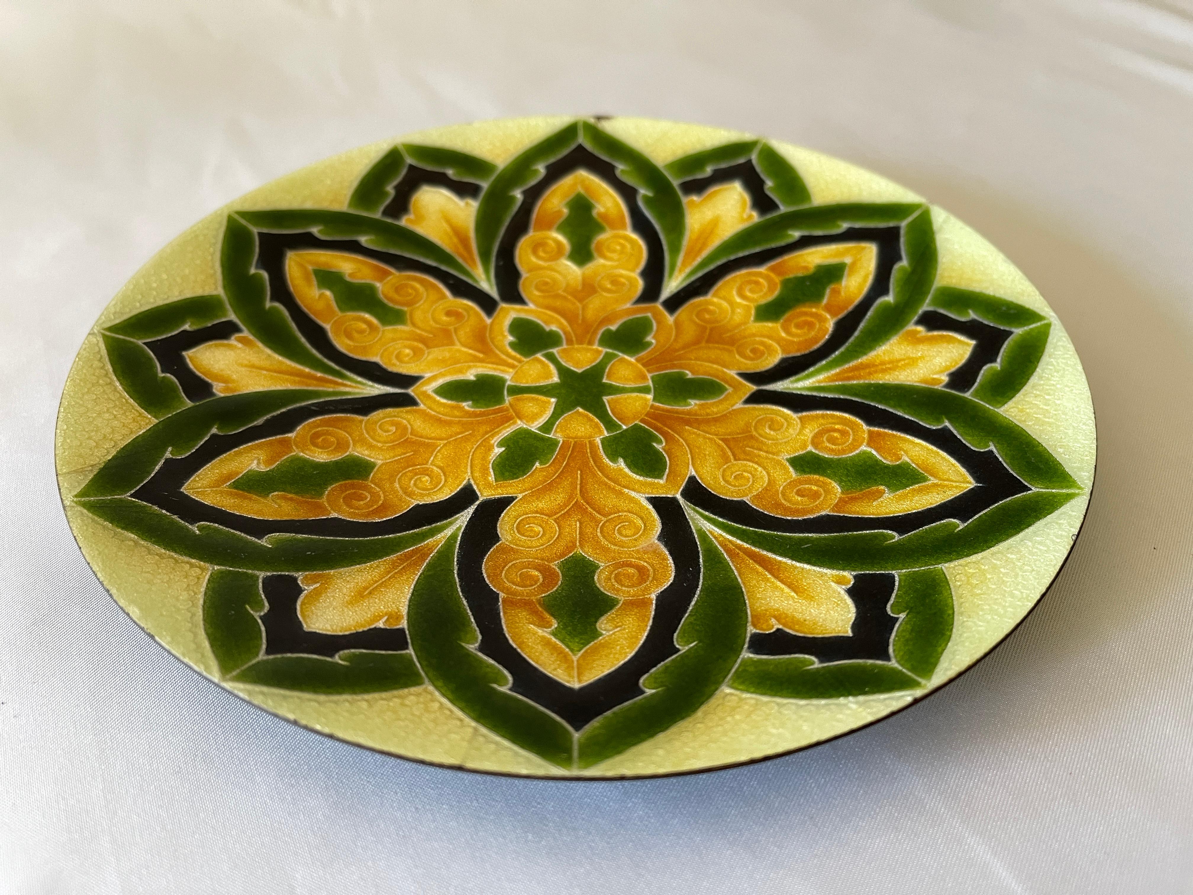 Mid-Century Modern Italian Mid-Century Green and Gold Mandala Enameled Copper Round Vide Poche Tray For Sale