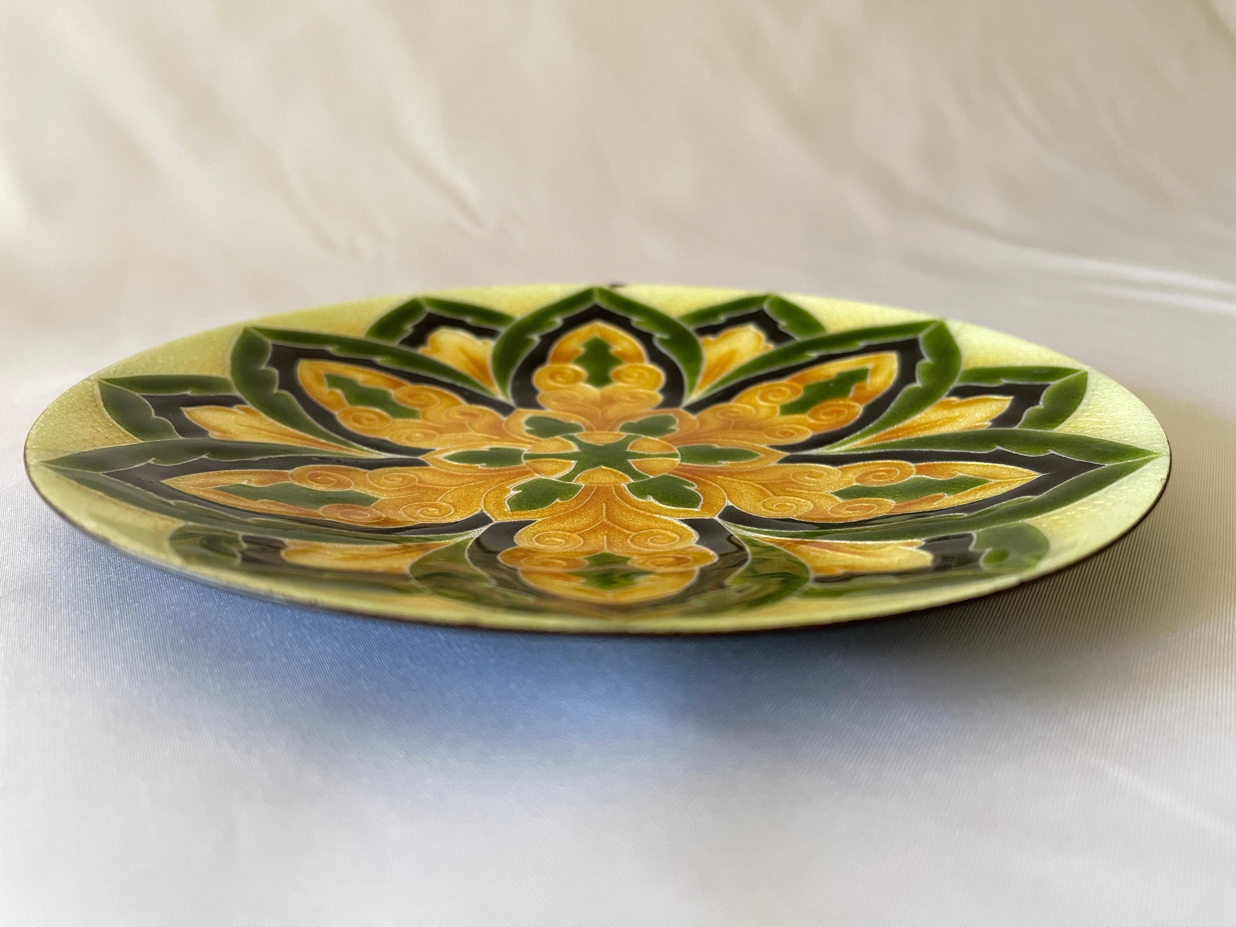 American Italian Mid-Century Green and Gold Mandala Enameled Copper Round Vide Poche Tray For Sale