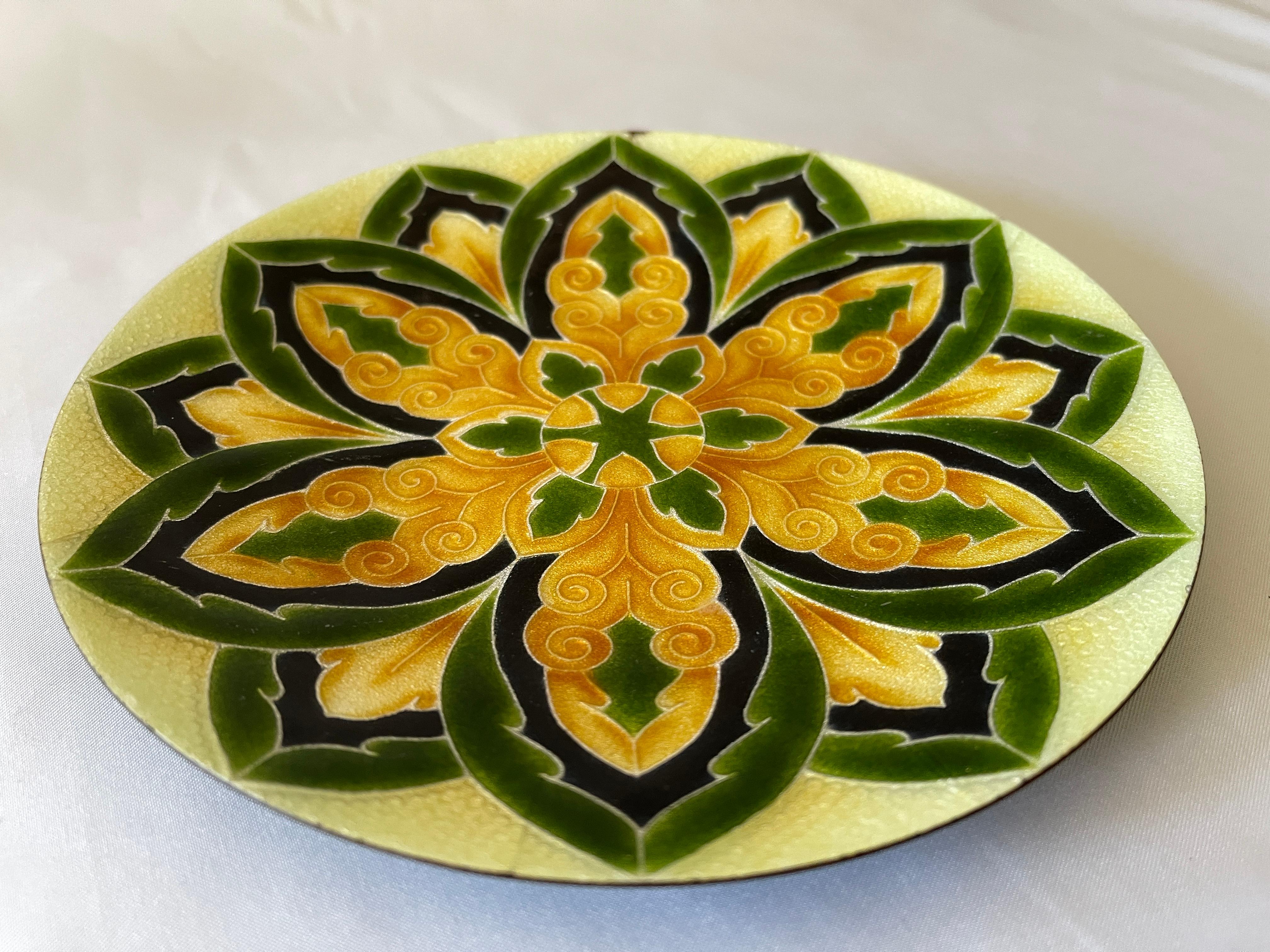 Italian Mid-Century Green and Gold Mandala Enameled Copper Round Vide Poche Tray In Good Condition For Sale In New York, NY