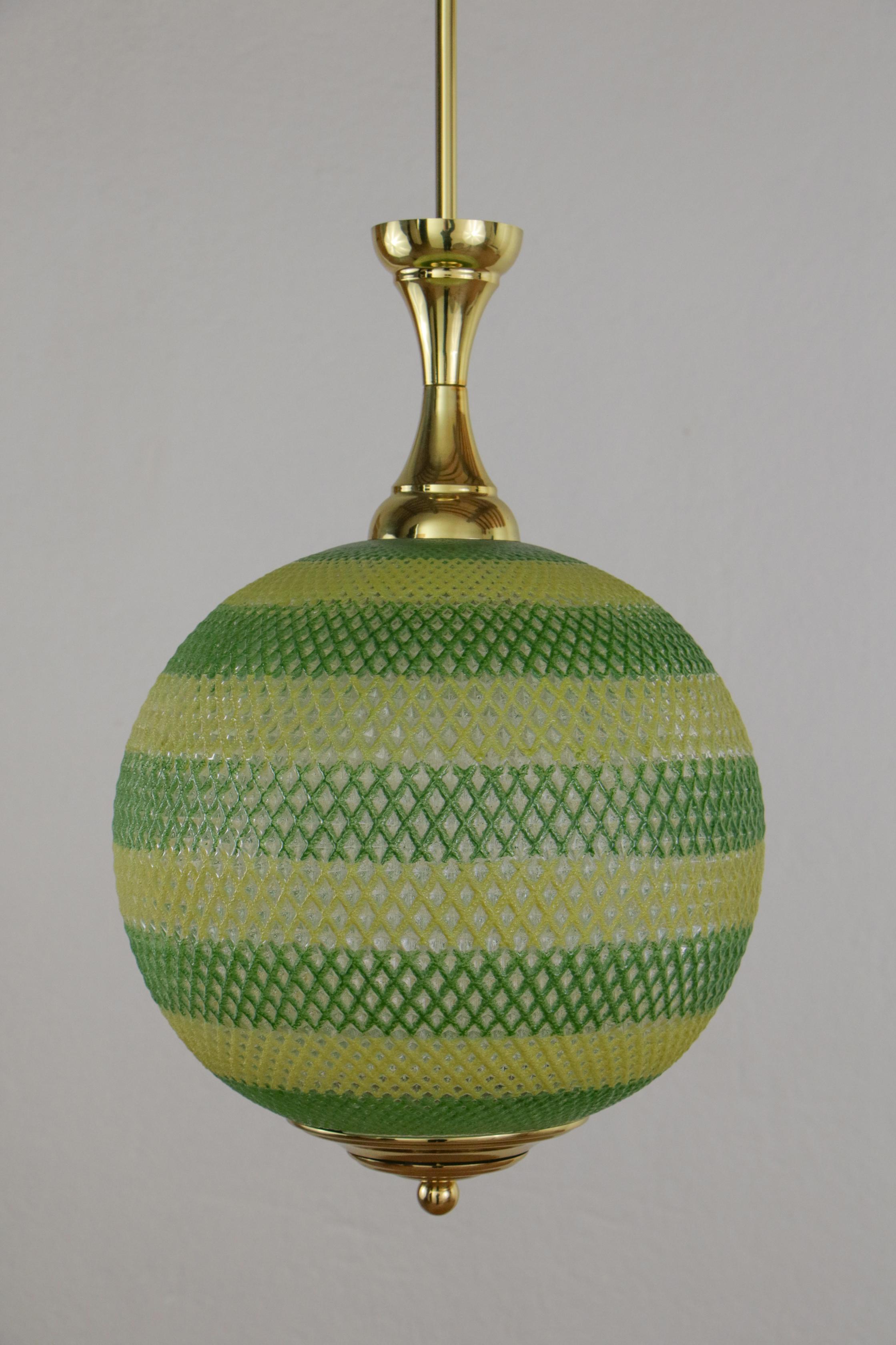 Italian Midcentury Green and Yellow Glass Pendant Lamp, 1960s In Good Condition In Traversetolo, IT