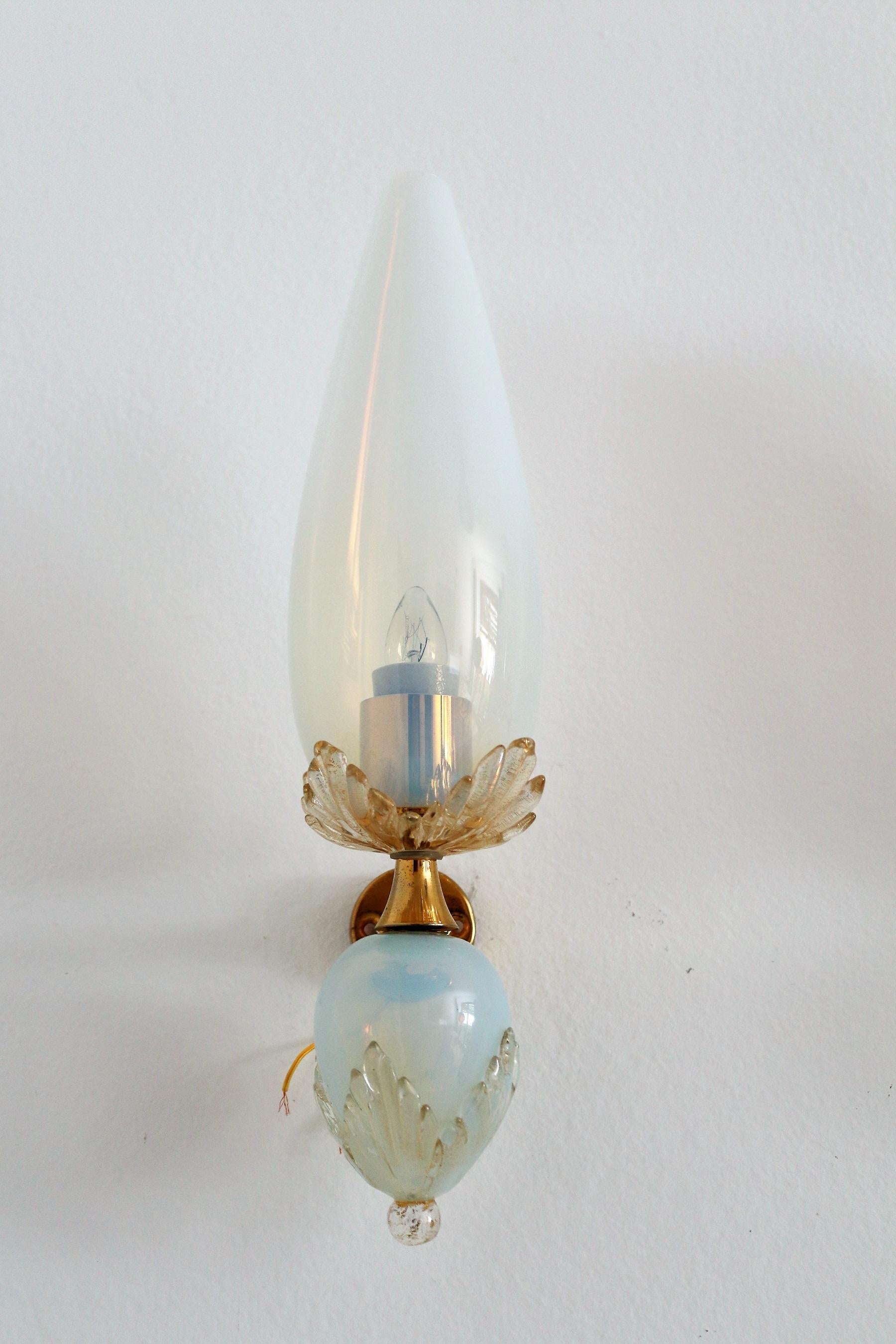 Italian Midcentury Handcrafted Opaline Murano Glass Wall Sconces by Venini 1970s 5
