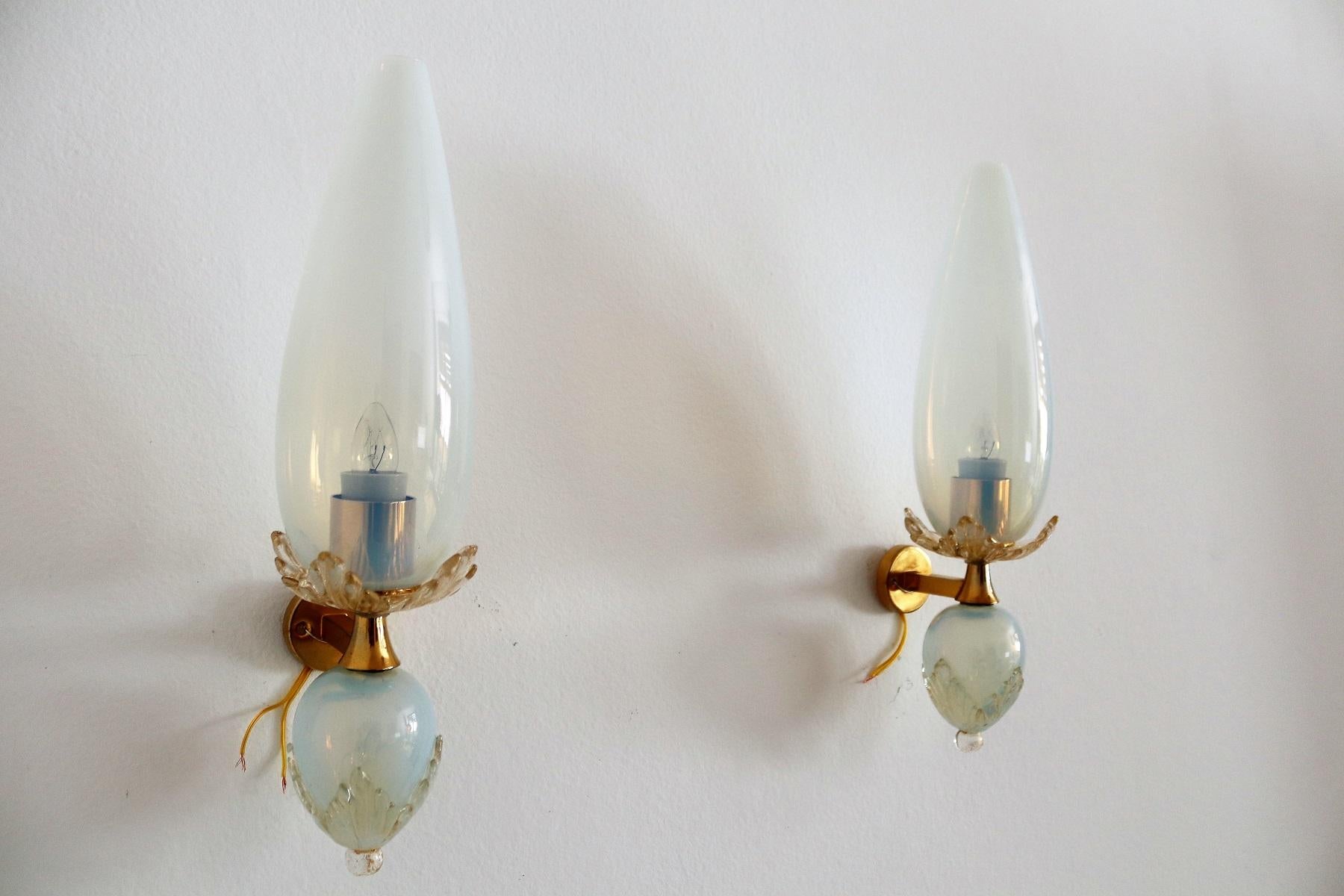 Italian Midcentury Handcrafted Opaline Murano Glass Wall Sconces by Venini 1970s 2