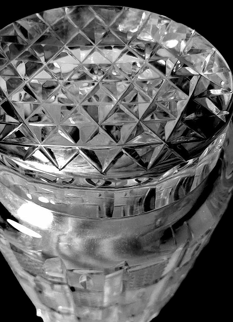 Italian Midcentury Large Crystal Vase Ground, Cut, And Polished By Hand In Good Condition For Sale In Prato, Tuscany