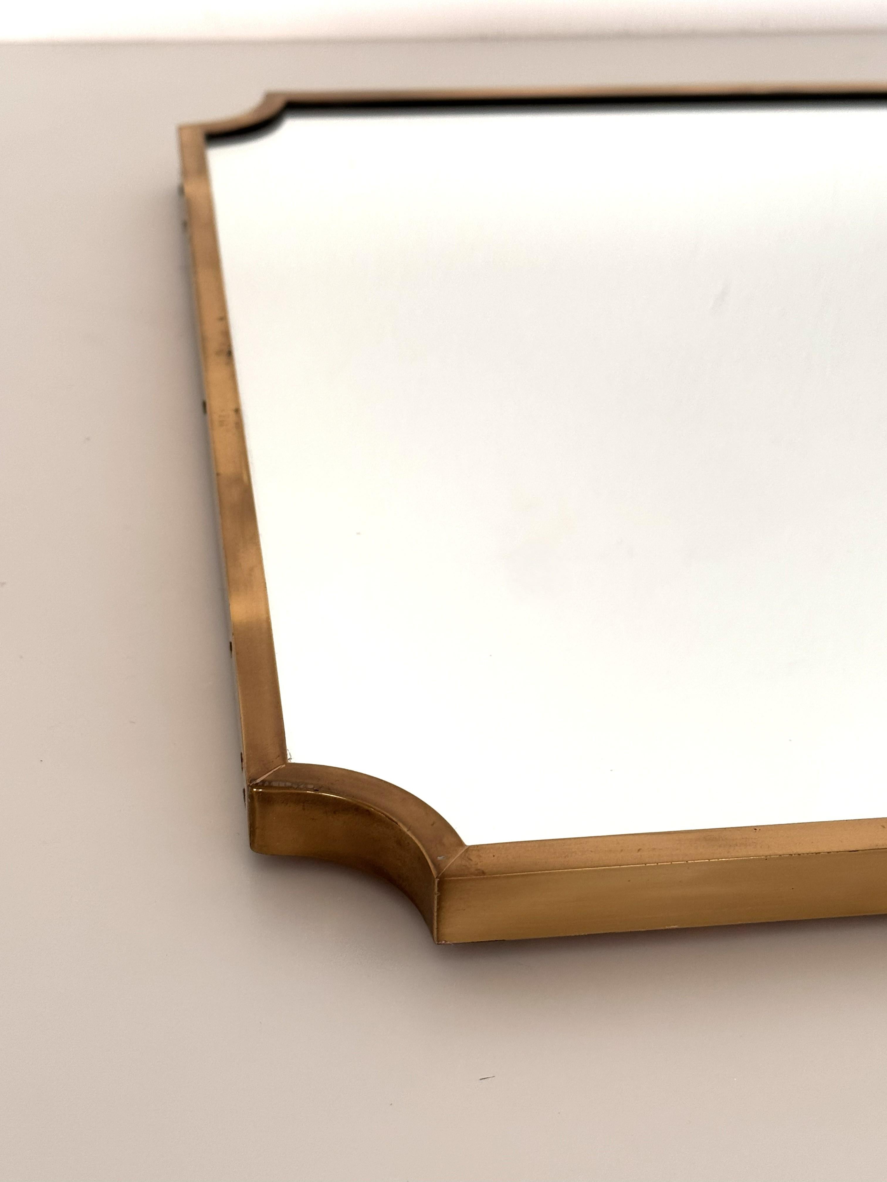 Grand miroir mural vintage original italien du milieu du siècle avec cadre en laiton, années 1970 en vente 8