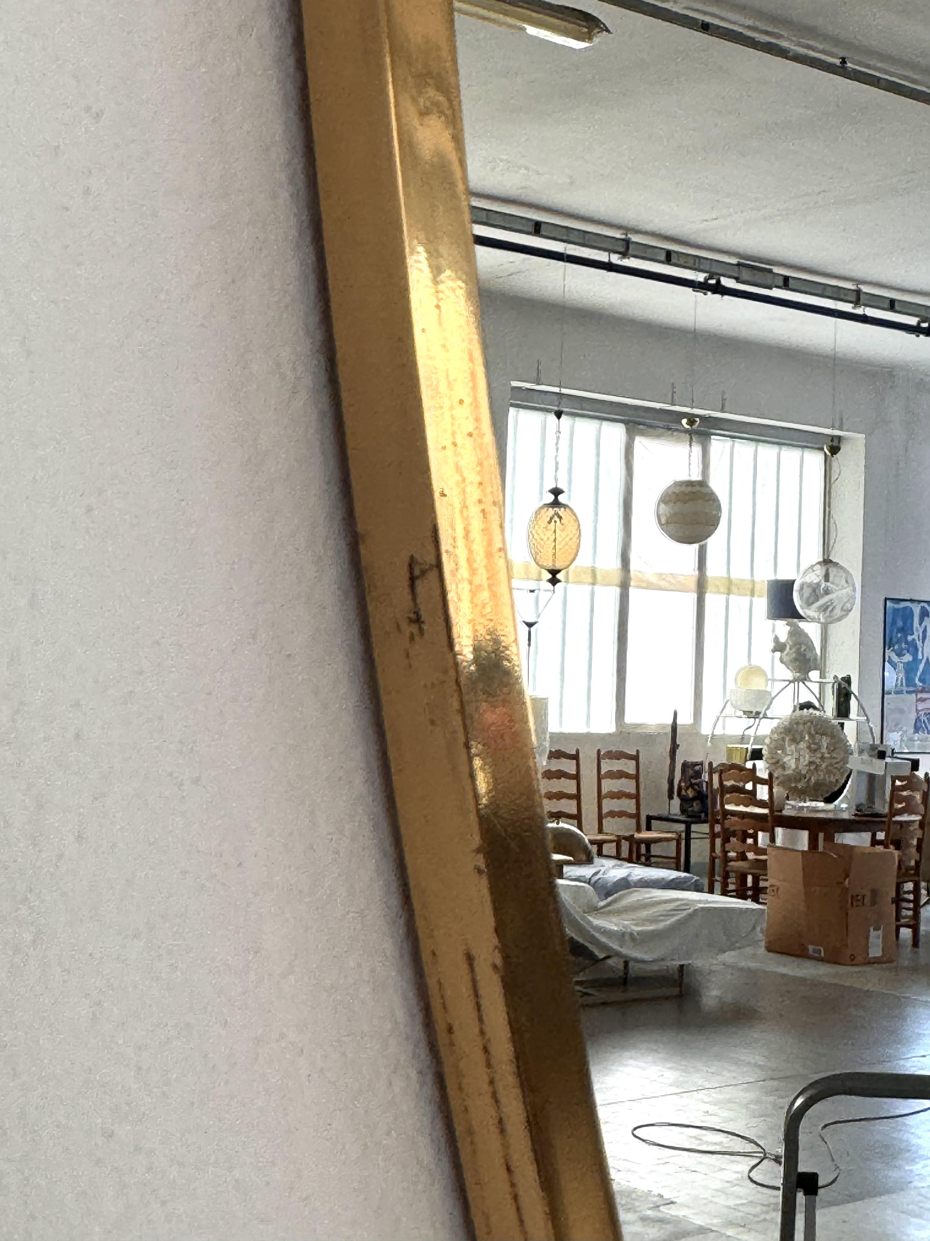 Grand miroir mural vintage original italien du milieu du siècle avec cadre en laiton, années 1970 en vente 2