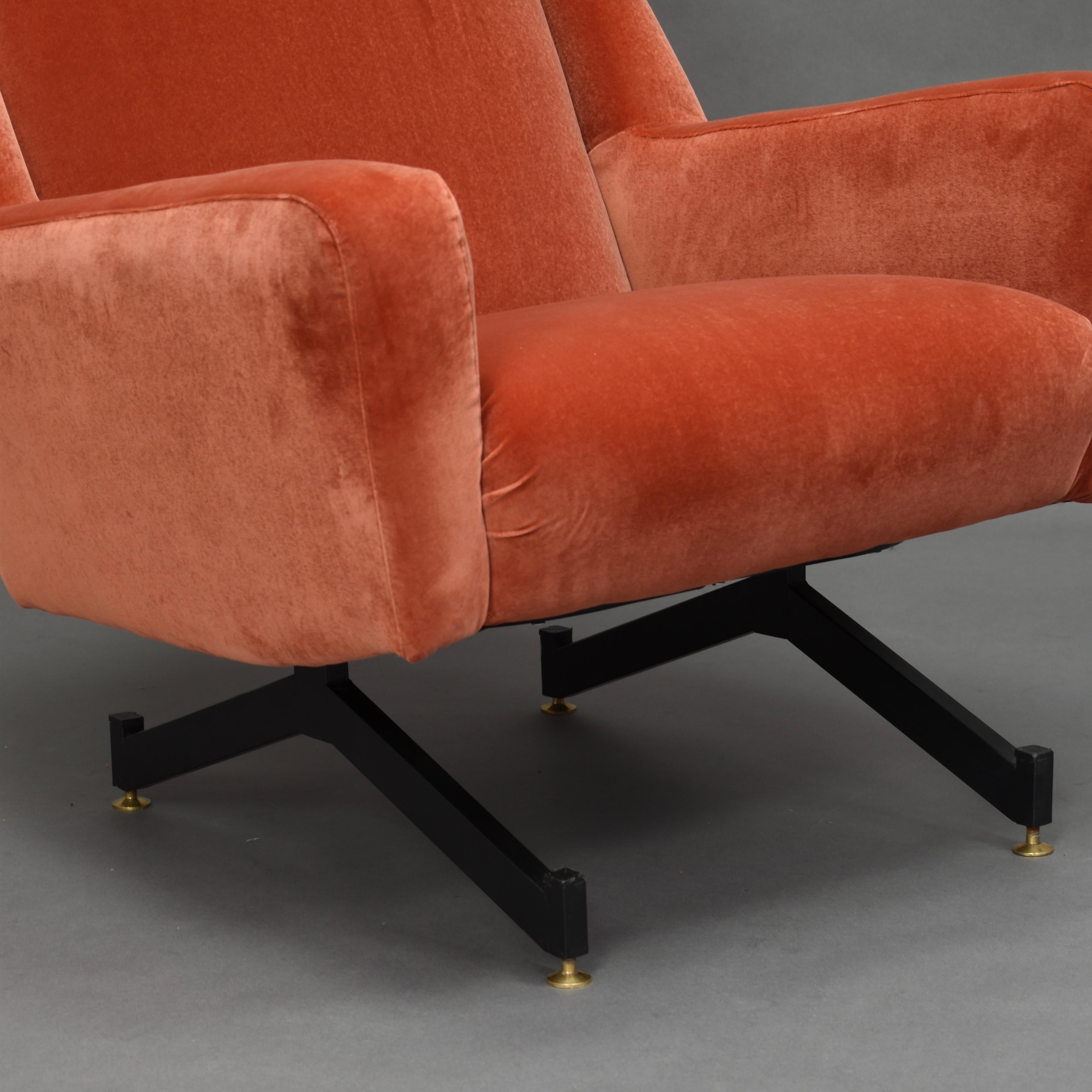 Italian Midcentury Lounge Chair in New Copper Pink Velvet, Italy, 1950s 10