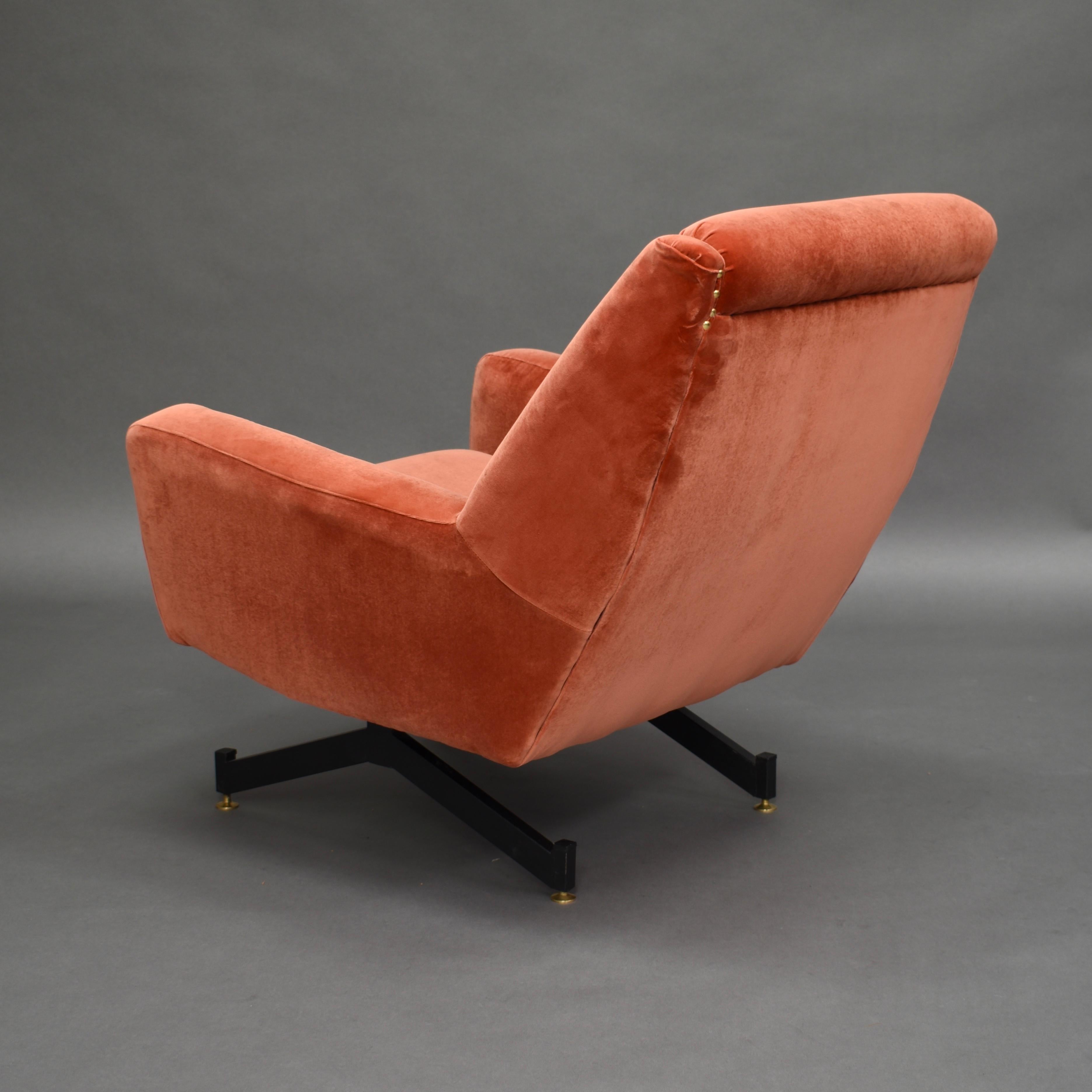 Metal Italian Midcentury Lounge Chair in New Copper Pink Velvet, Italy, 1950s
