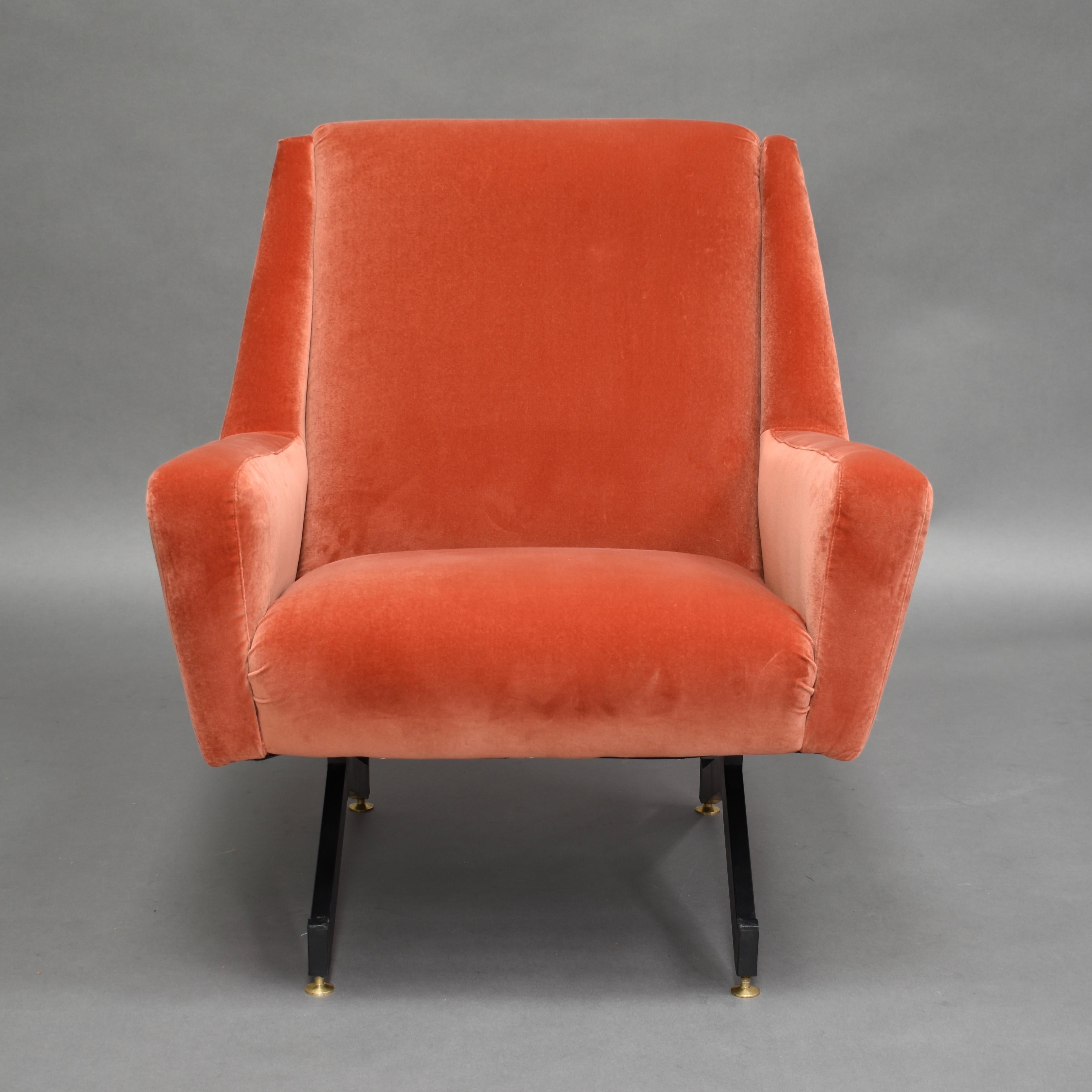 Italian Midcentury Lounge Chair in New Copper Pink Velvet, Italy, 1950s 1