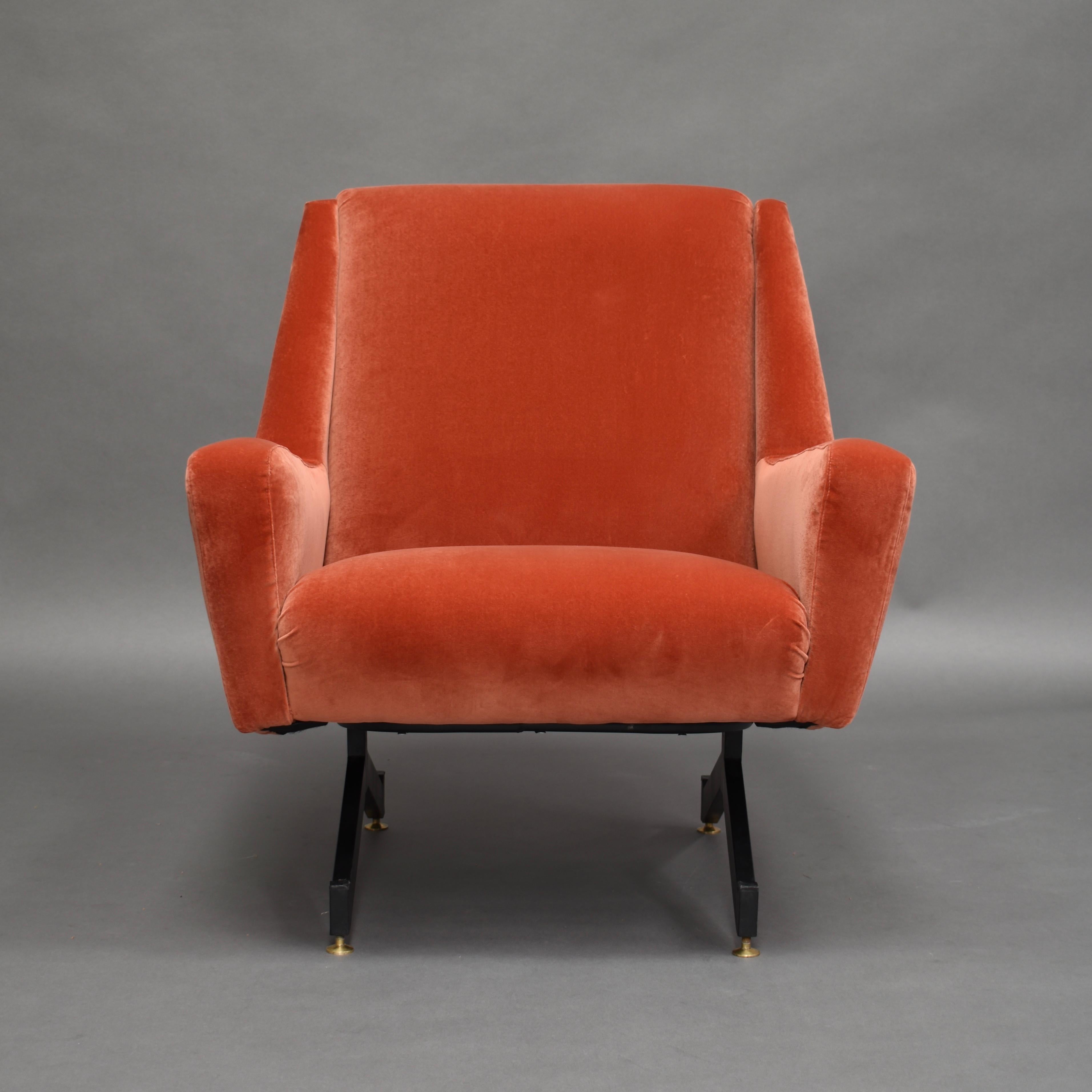 Italian Midcentury Lounge Chair in New Copper Pink Velvet, Italy, 1950s 2