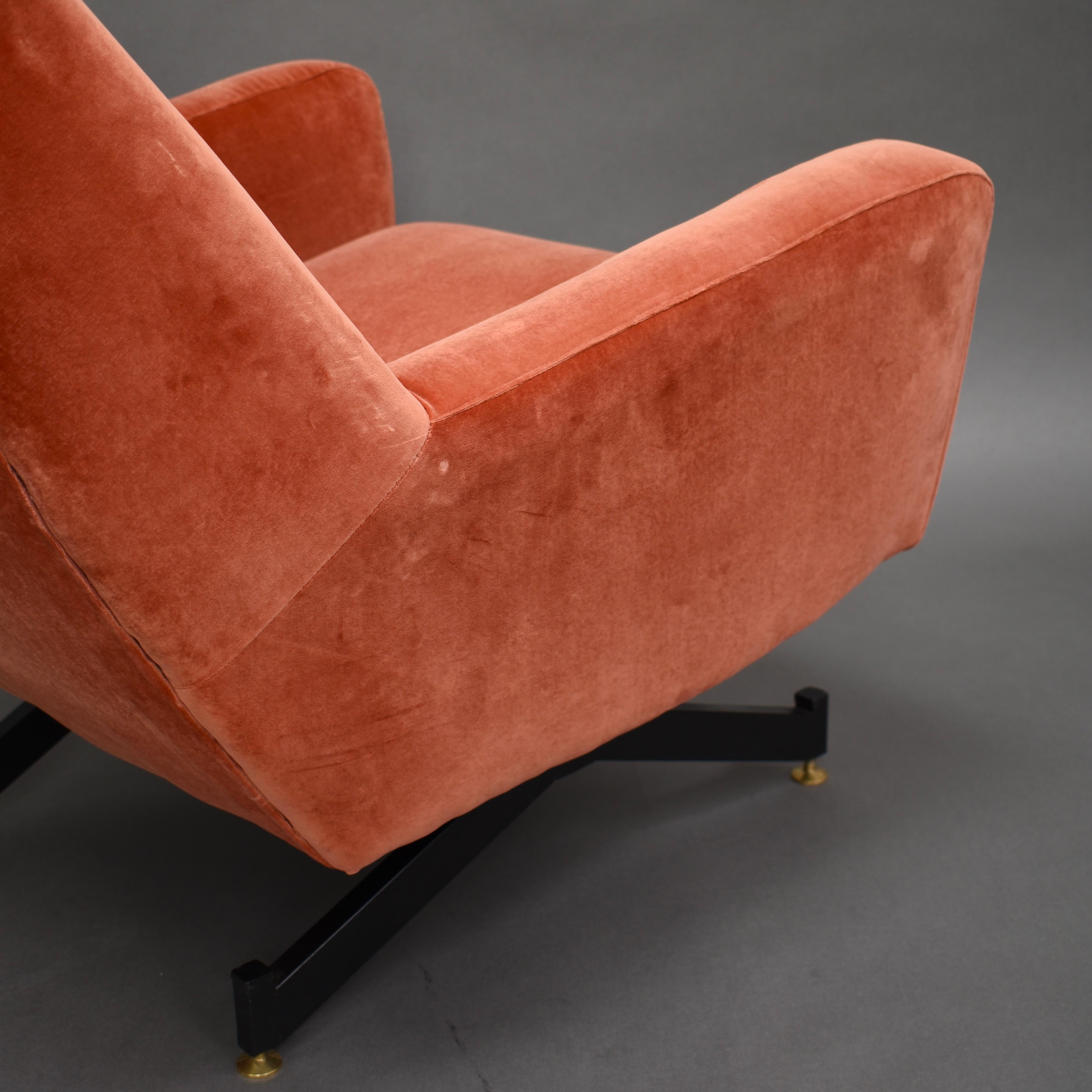 Italian Midcentury Lounge Chair in New Copper Pink Velvet, 1950s 6