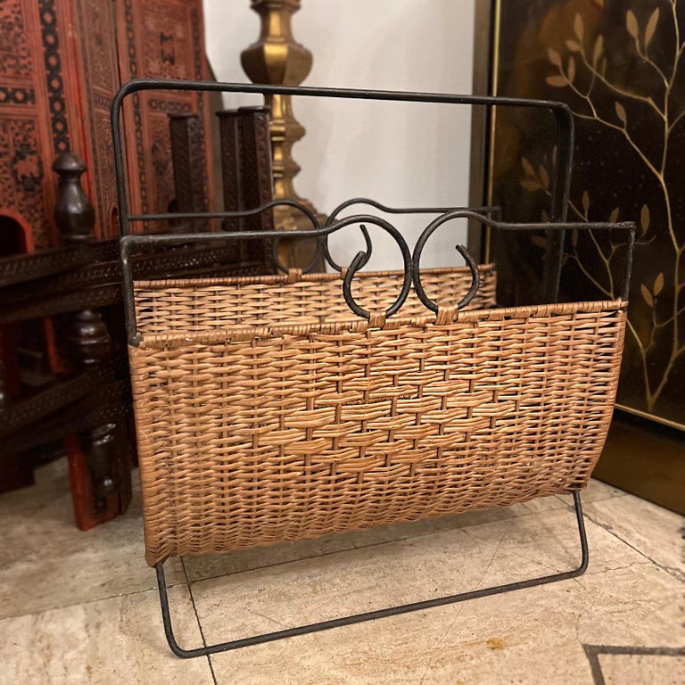 Italian Midcentury Magazine Rack For Sale at 1stDibs