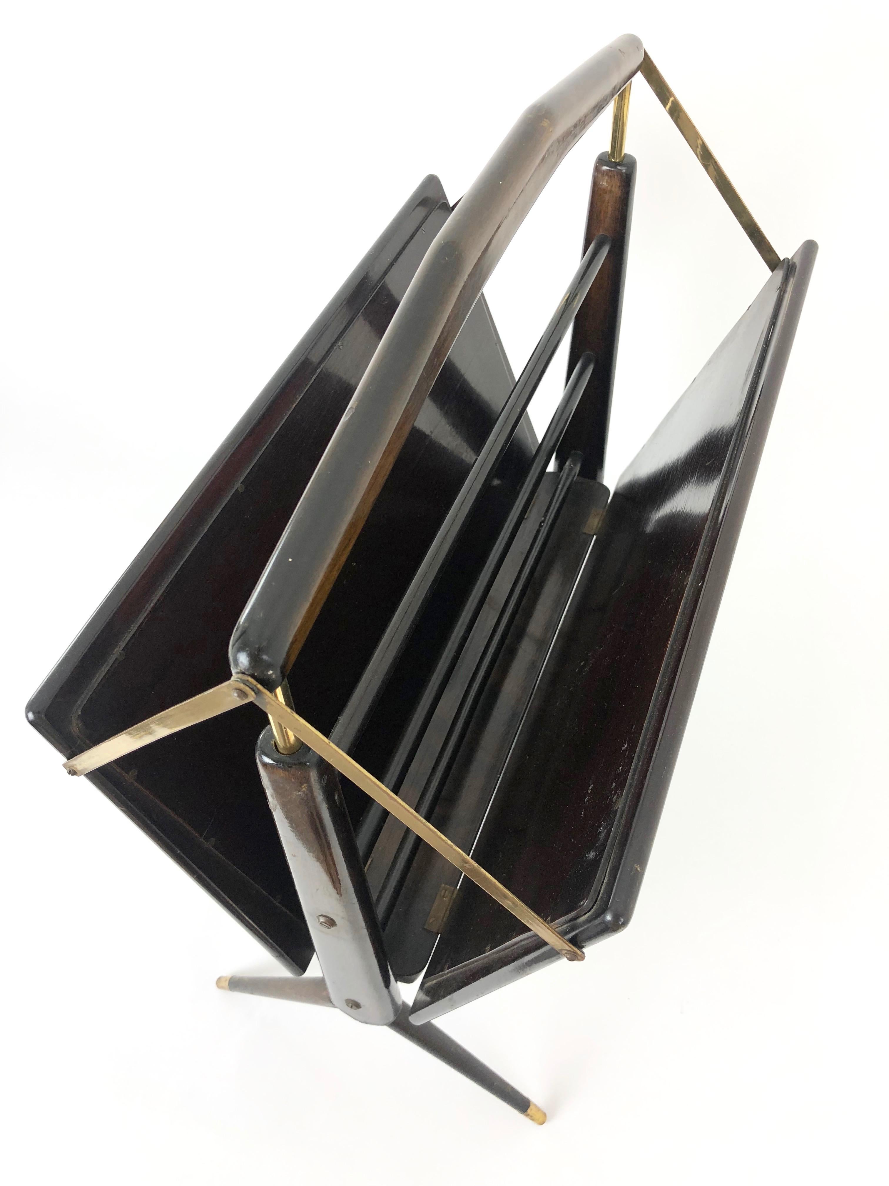 Italian Midcentury Magazine Rack in the Style of Ico Parisi, Wood and Brass For Sale 9