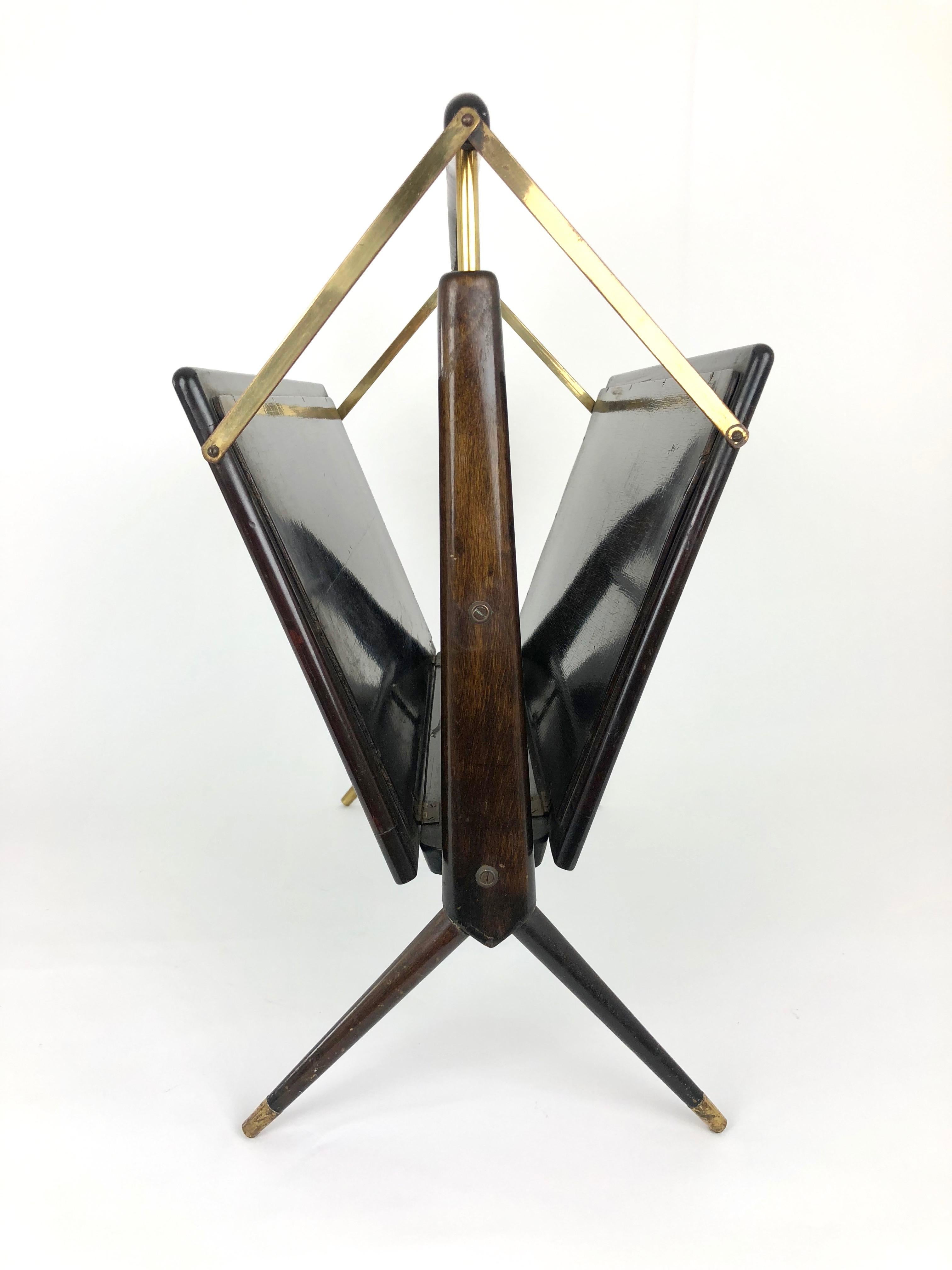 Italian Midcentury Magazine Rack in the Style of Ico Parisi, Wood and Brass For Sale 10