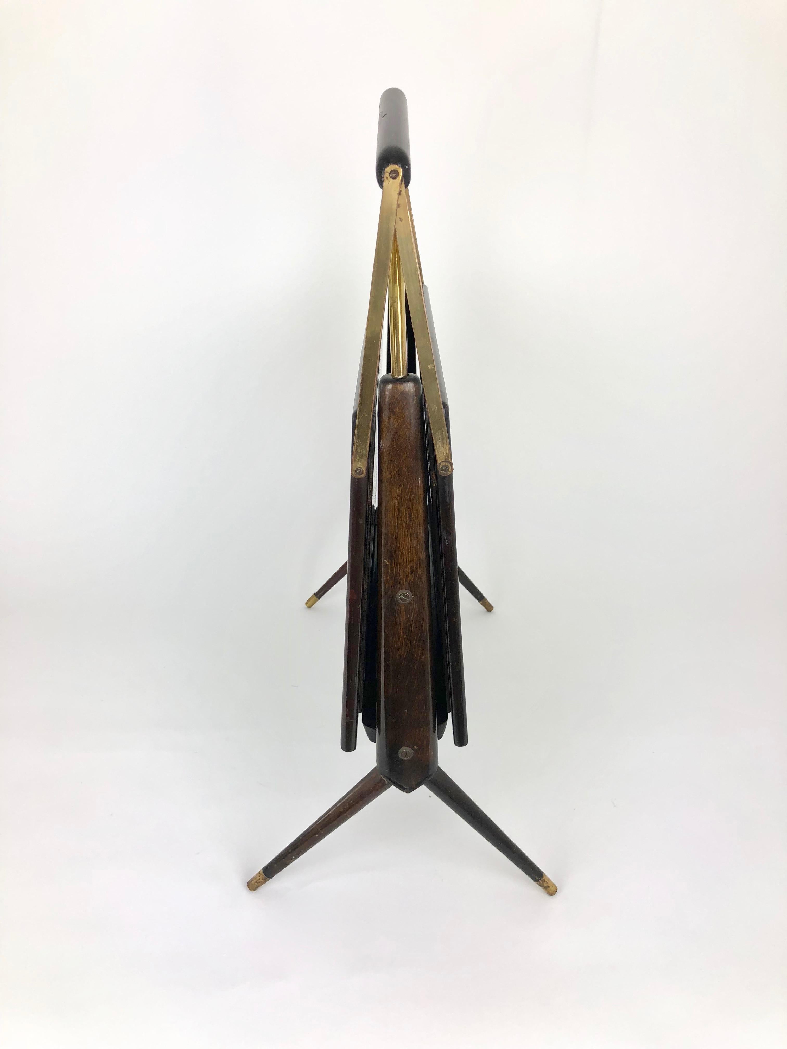 Italian Midcentury Magazine Rack in the Style of Ico Parisi, Wood and Brass For Sale 11