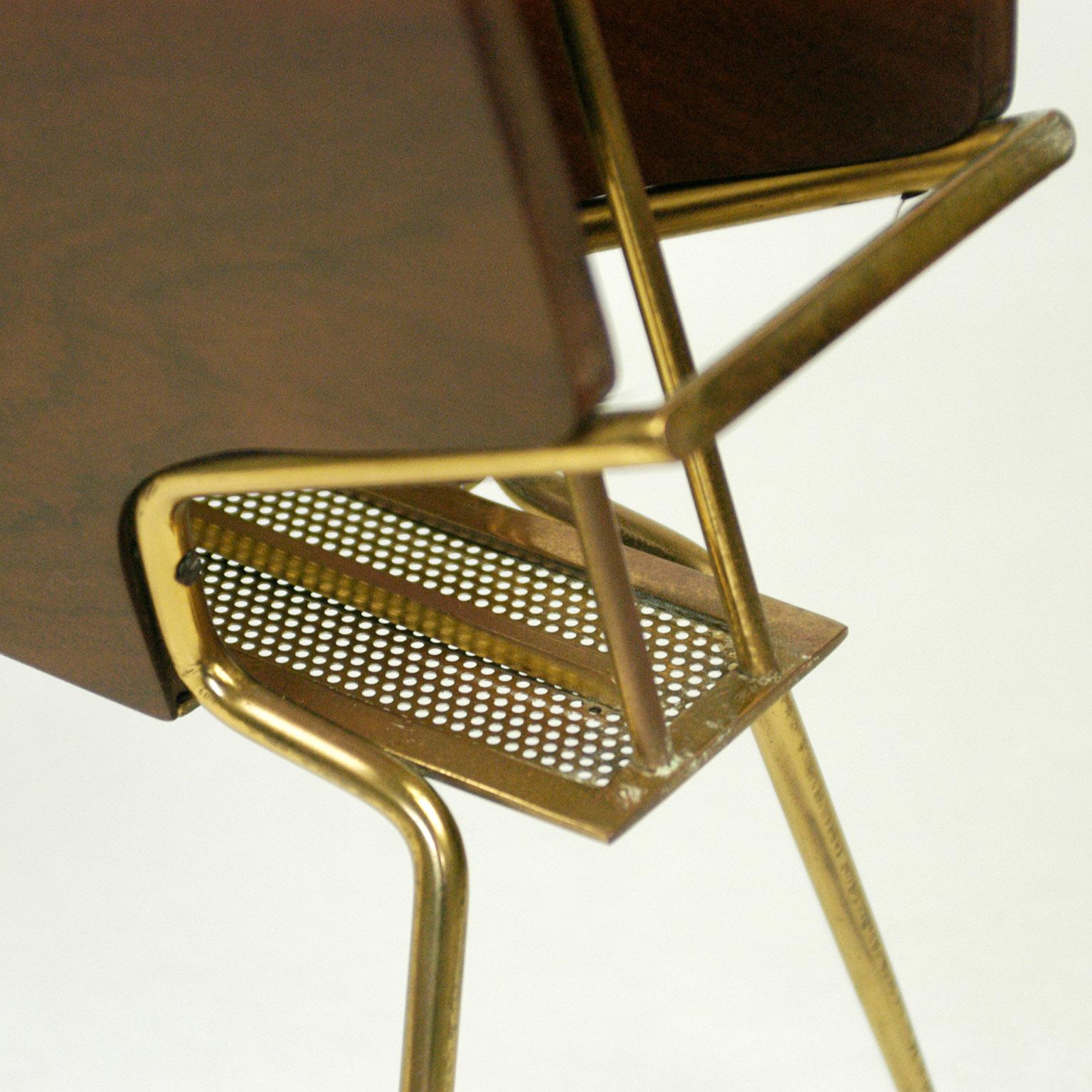 Italian Midcentury Mahogany and Brass Magazine Rack in the Style of Ico Parisi For Sale 2