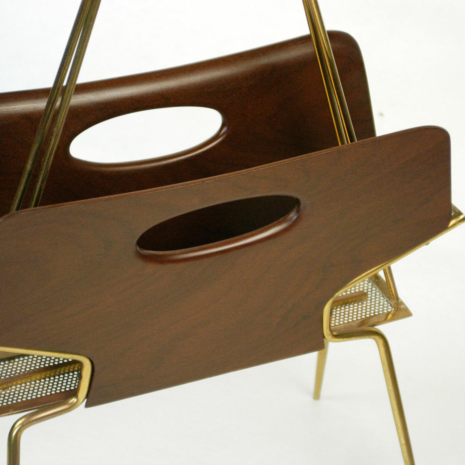 Italian Midcentury Mahogany and Brass Magazine Rack in the Style of Ico Parisi For Sale 4