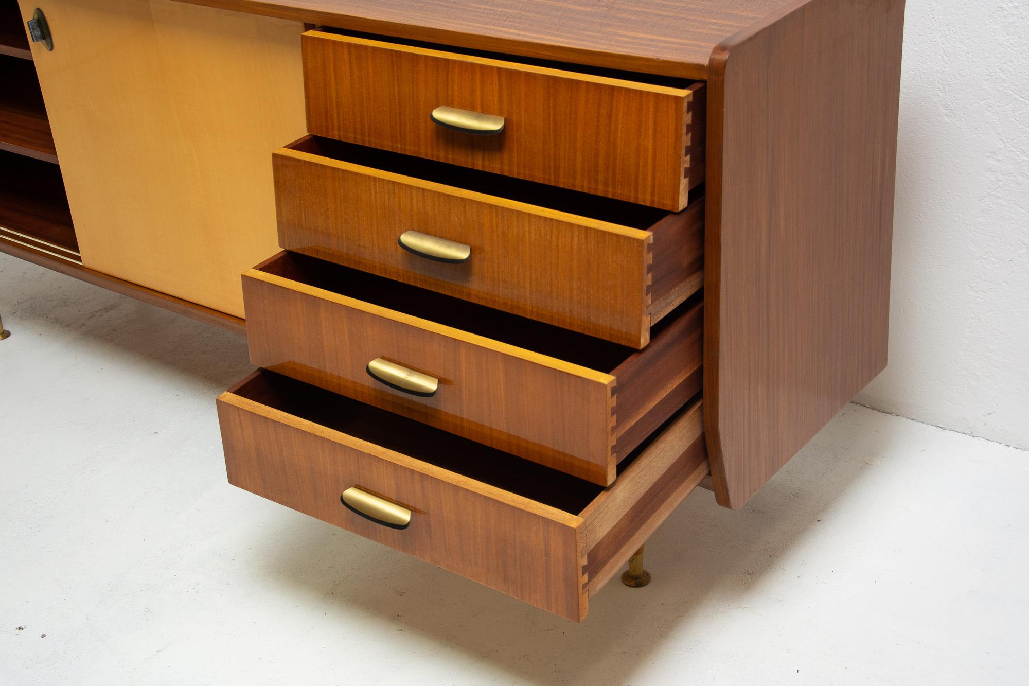 Italian Midcentury Mahogany Sideboard from the 1960s 2