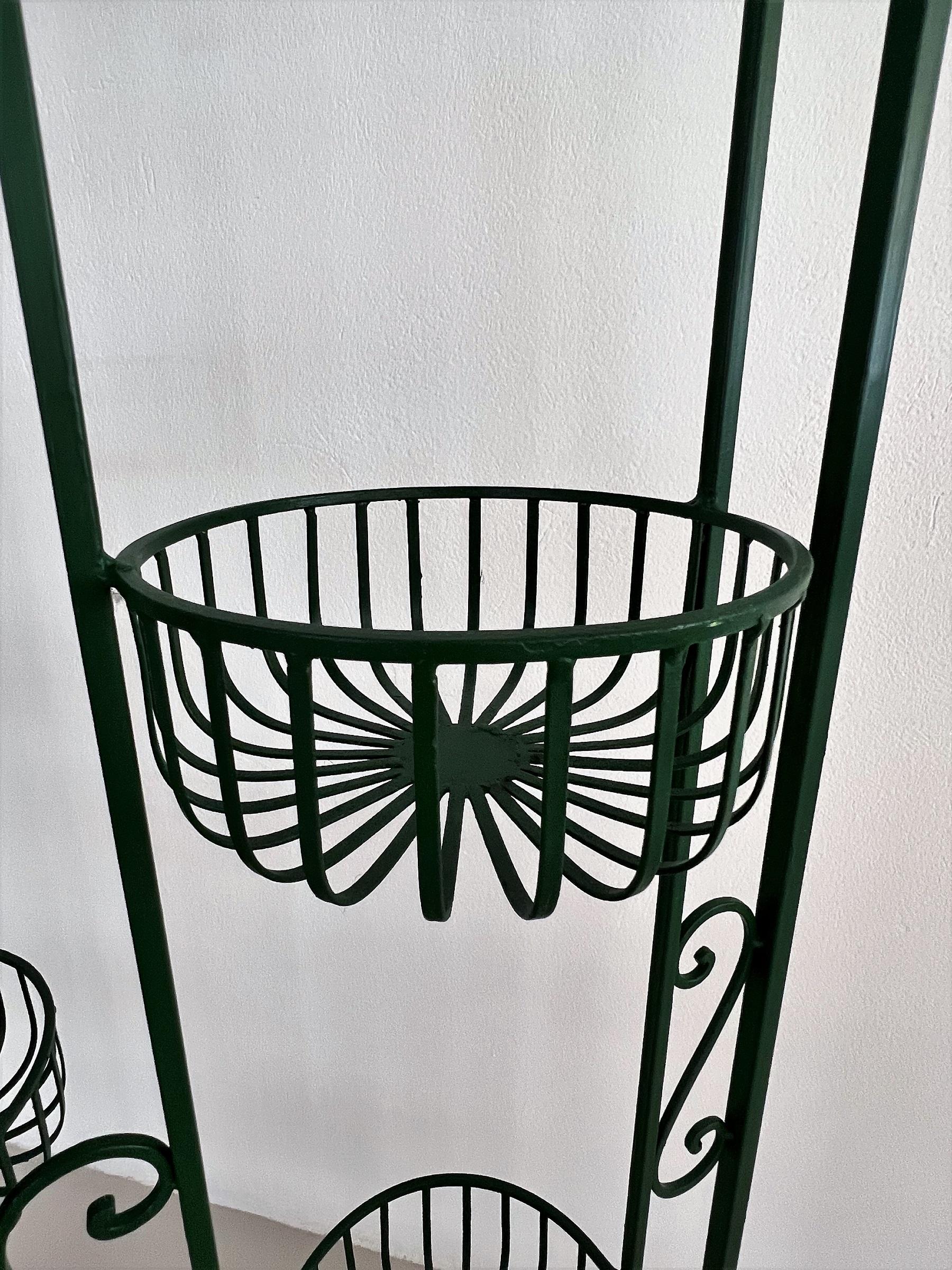 Italian Mid-Century Metal Plant Stand or Room Divider for Nine Plants, 1980s In Good Condition In Morazzone, Varese