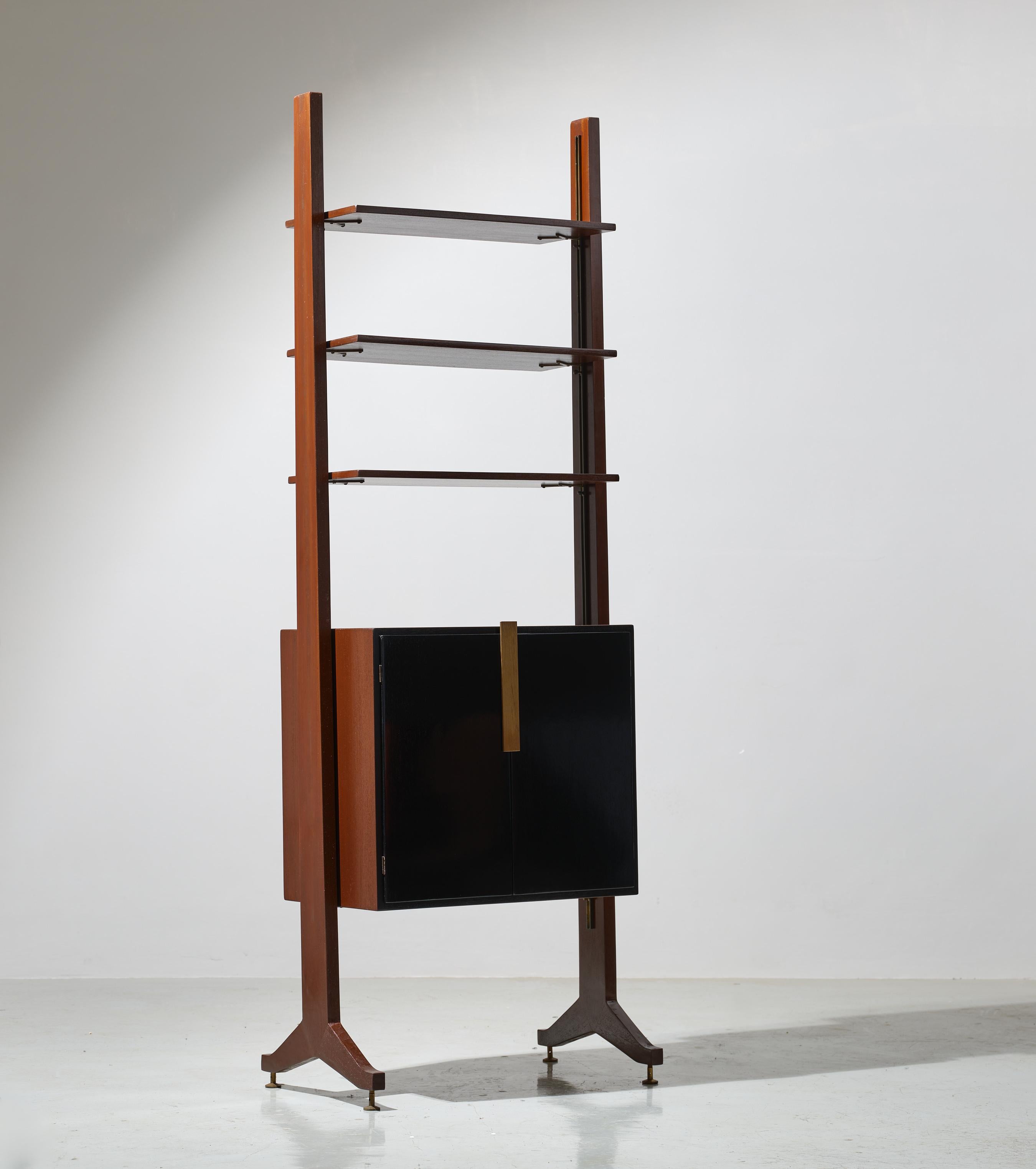 Italienisches Midcentury Modern Bookcase - Vintage 50s Design Restyled by RETRO4M (Messing) im Angebot