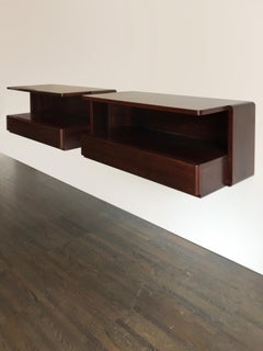 Tables de nuit suspendues italiennes en bois foncé au design moderne du milieu du siècle dernier, années 1960