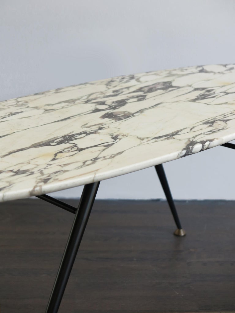 Italian Mid-Century Modern Design Marble Oval Coffe Table, 1950s For Sale 1