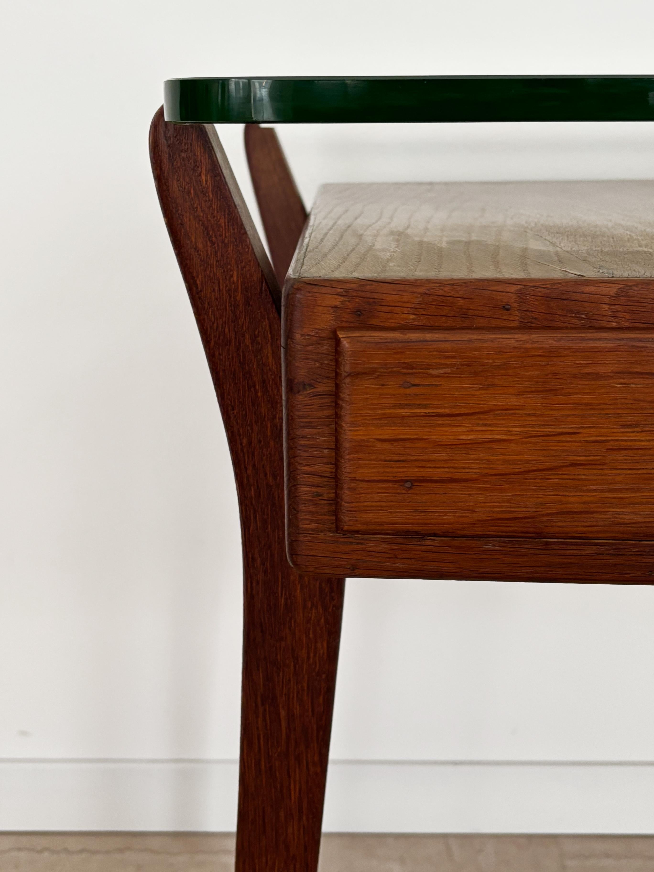 Escritorio italiano de diseño moderno de mediados de siglo de madera y cristal de los años 50 en venta 8