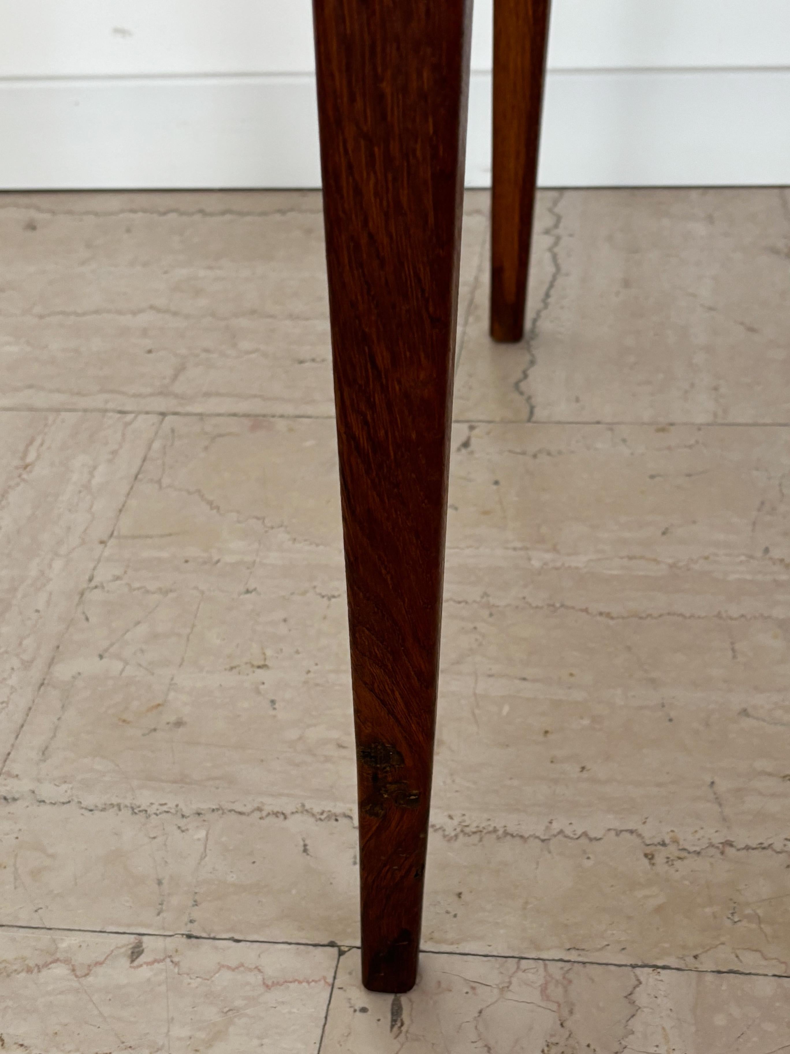 Escritorio italiano de diseño moderno de mediados de siglo de madera y cristal de los años 50 en venta 12