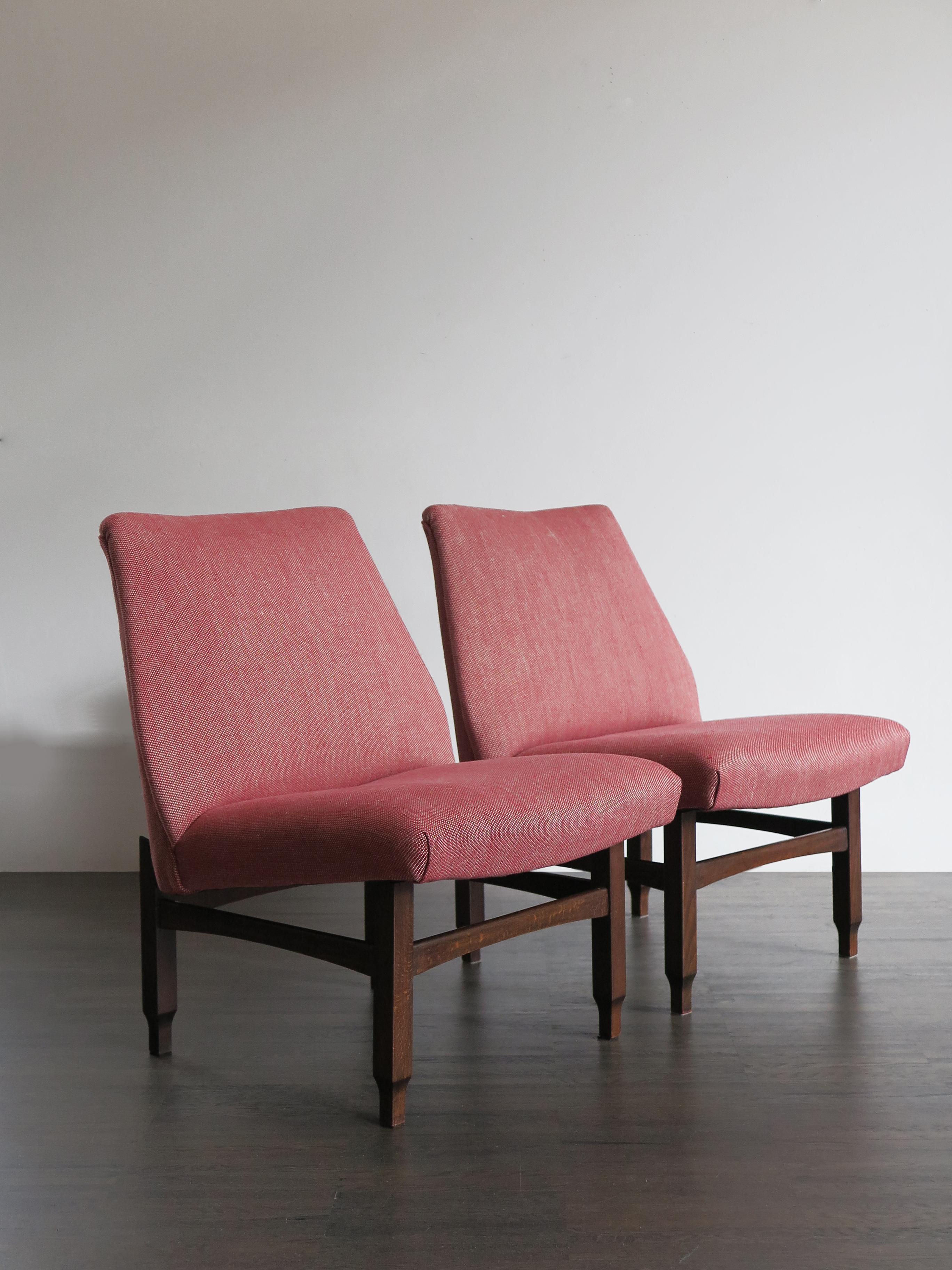 Mid-Century Modern Italian Midcentury Modern Design Wood and Red Fabric Armchairs, 1950s For Sale