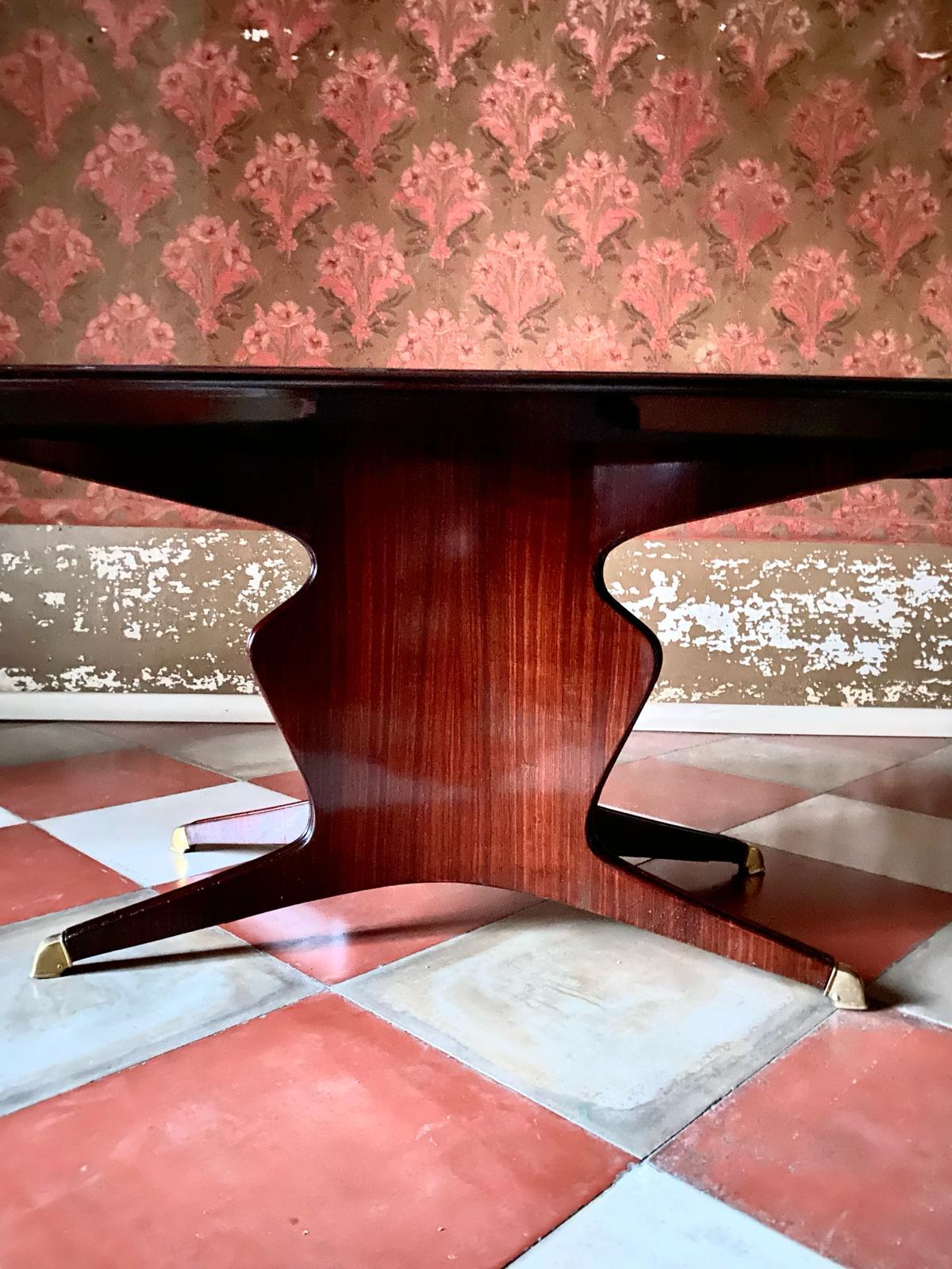 Ensemble de salle à manger italien moderne du milieu du siècle dernier en acajou et bois de rose, Osvaldo Borsani 1950 en vente 7