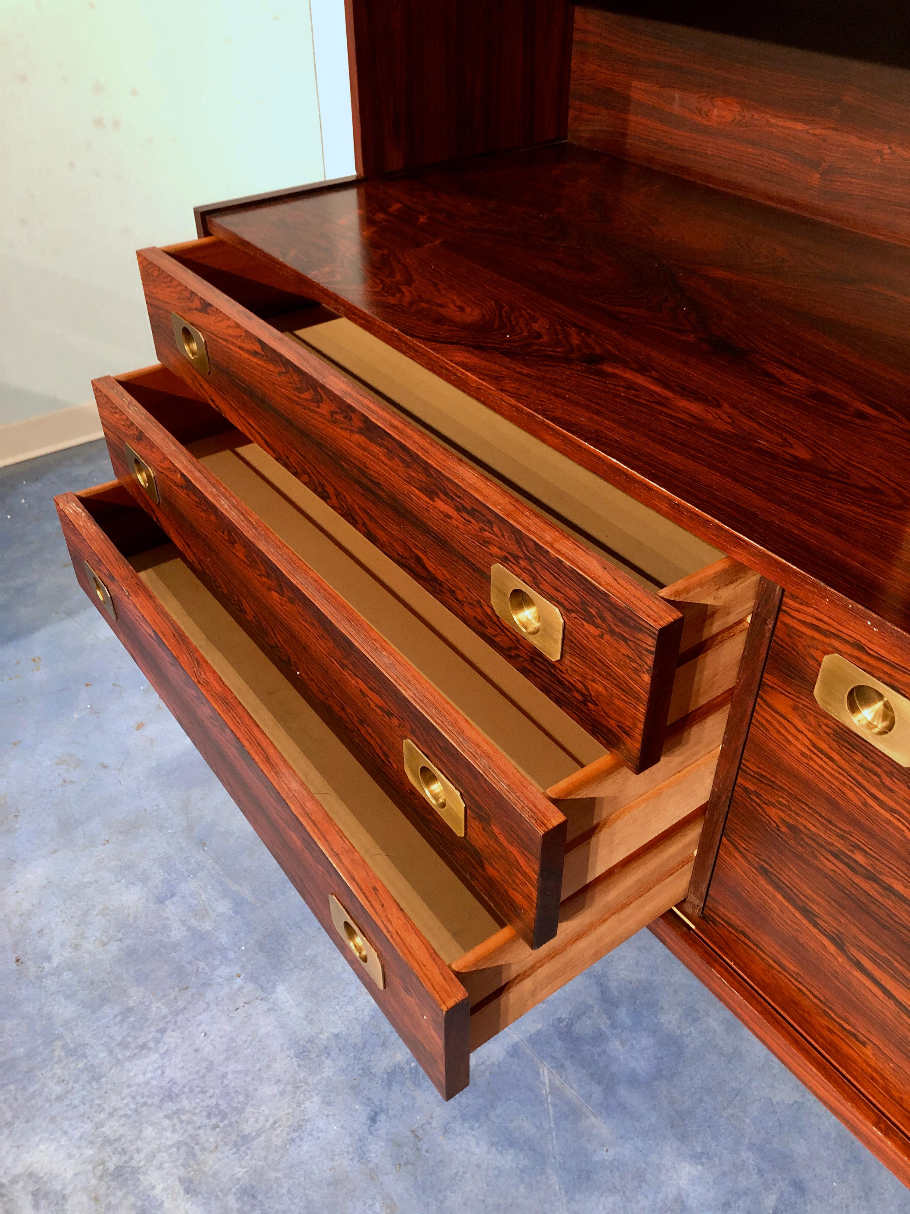 Italian Mid-Century Modern Teak Tall Sideboard, 1950 For Sale 10