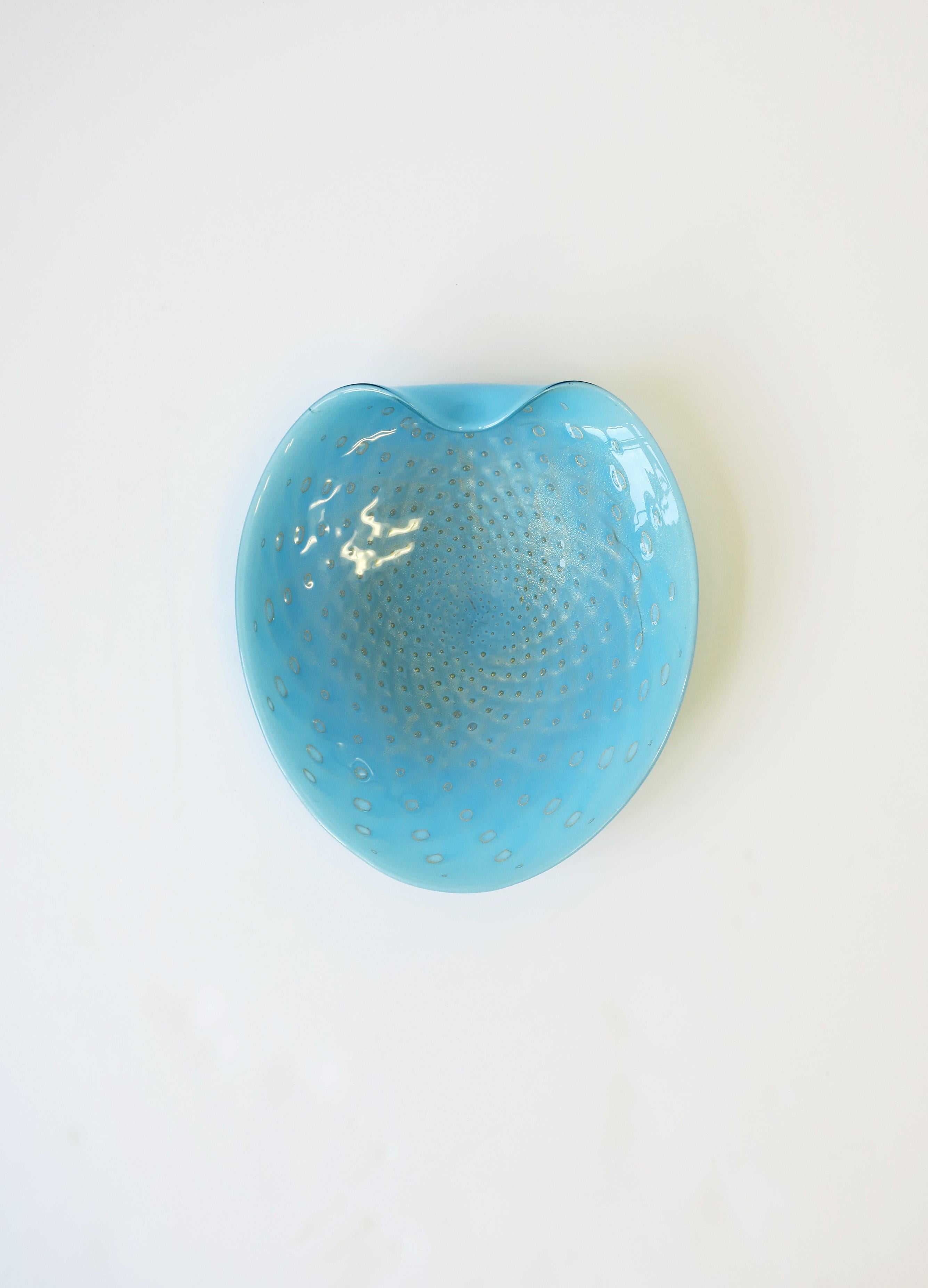 Mid-Century Modern Italian Midcentury Modern Murano Blue and Gold Art Glass Bowl by Alfredo Barbini