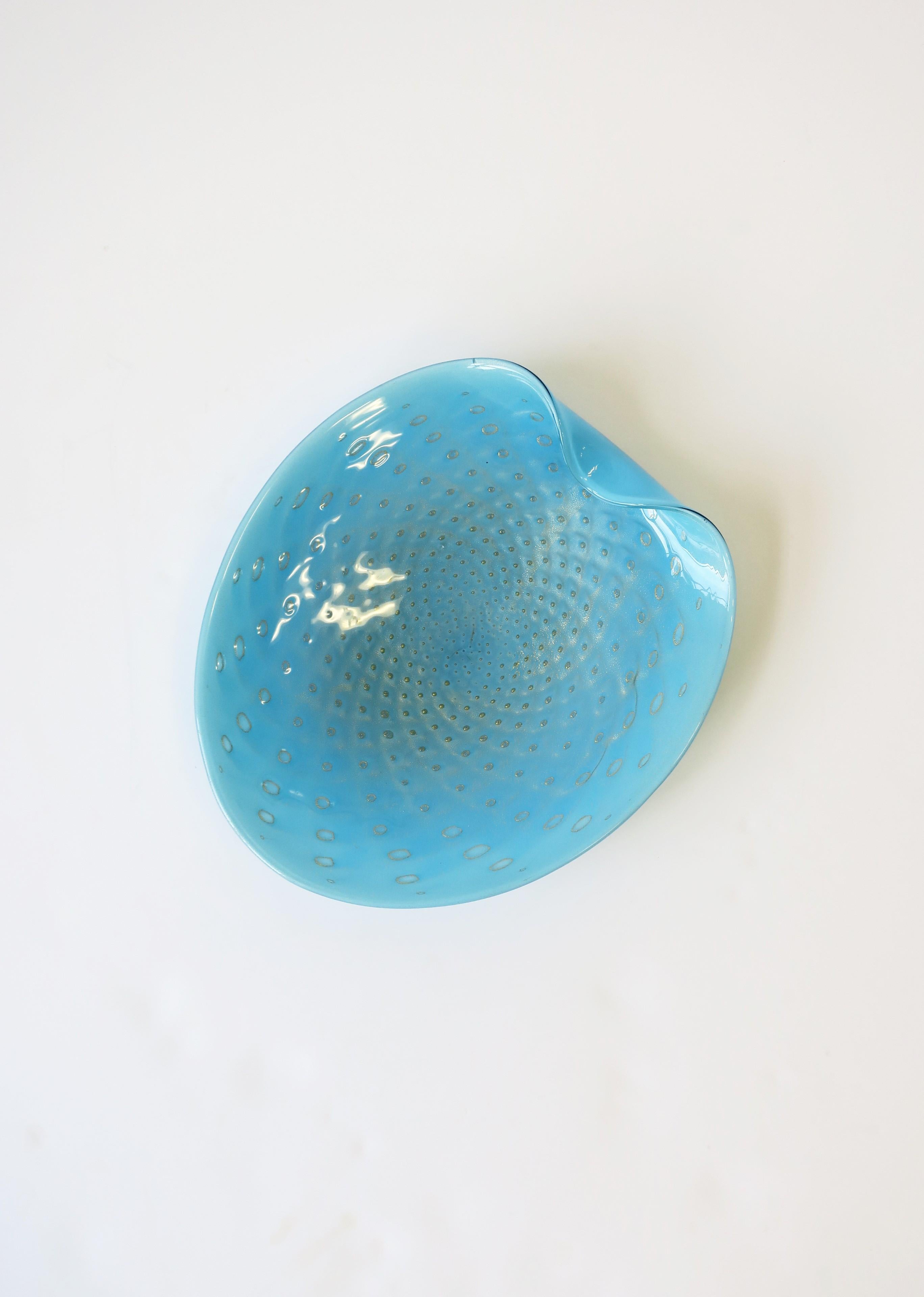Italian Midcentury Modern Murano Blue and Gold Art Glass Bowl by Alfredo Barbini 2