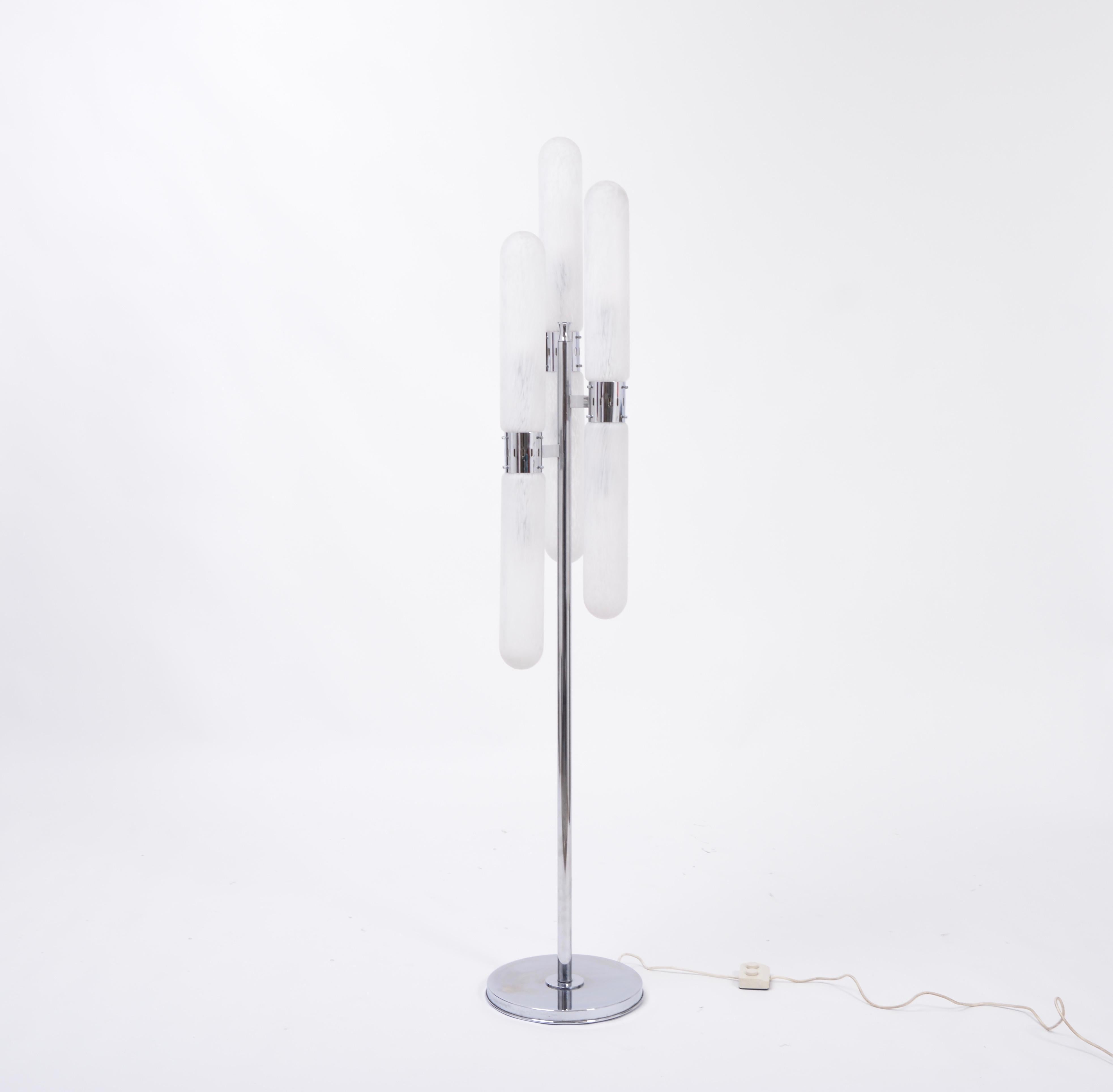 Italian Mid-Century Modern Murano Glass Floor Lamp by Aldo Nason for Mazzega In Good Condition For Sale In Berlin, DE