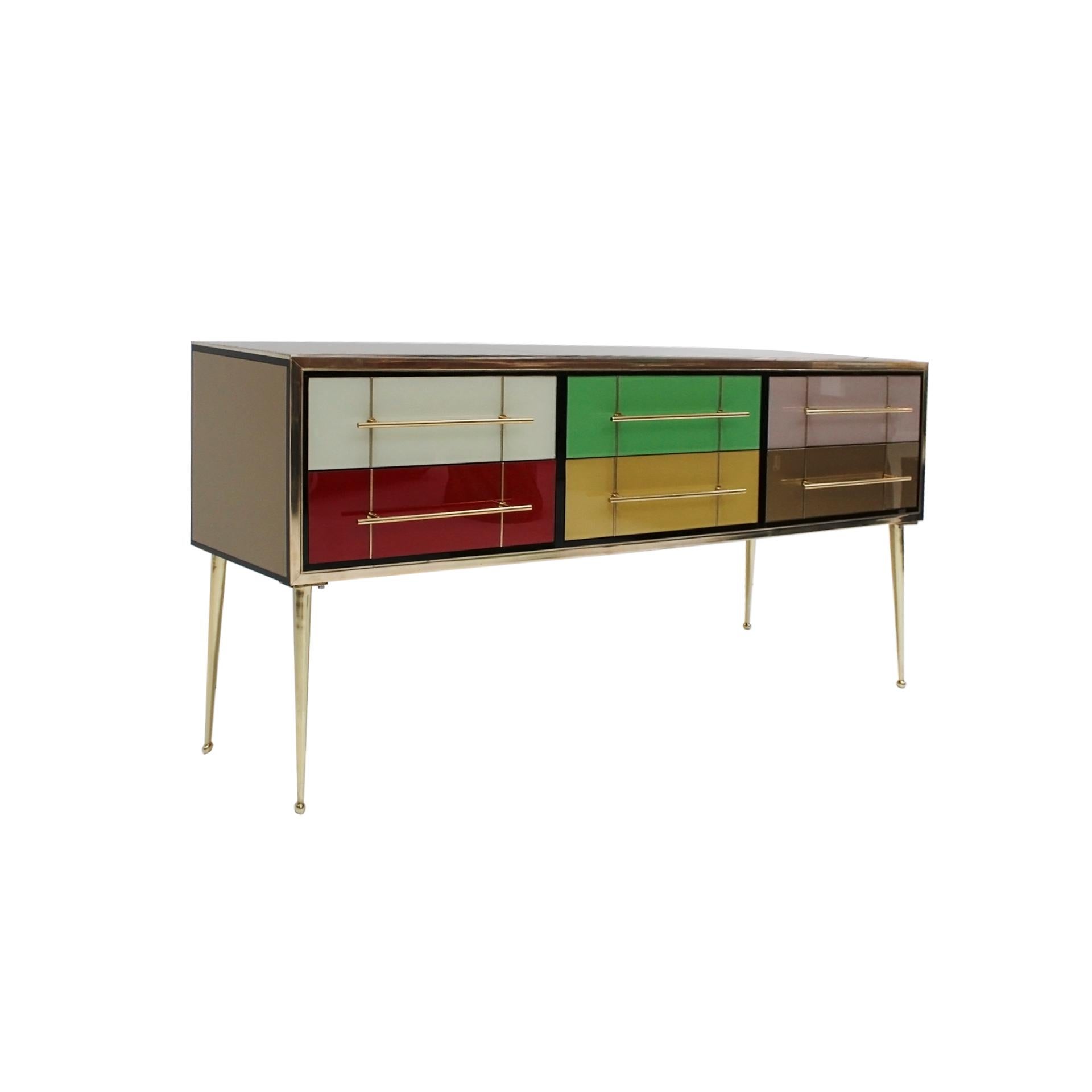 Italienisches Mid-Century-Modern-Sideboard aus Massivholz und farbigem Glas, 1950er Jahre (Moderne der Mitte des Jahrhunderts) im Angebot