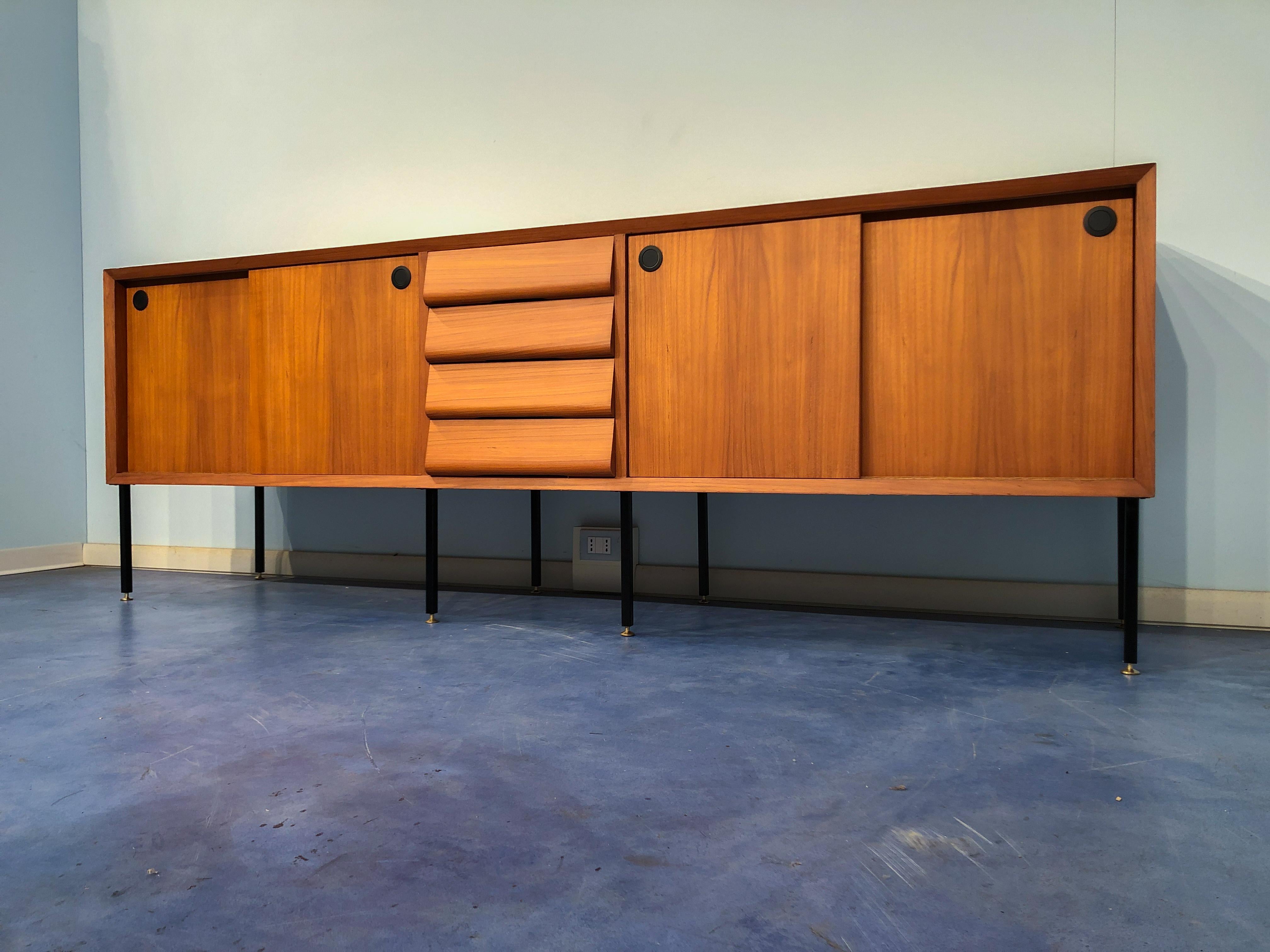 Italian Mid-Century Modern Teak Set with Sideboard, Table, Chairs, 1960s In Good Condition In Traversetolo, IT