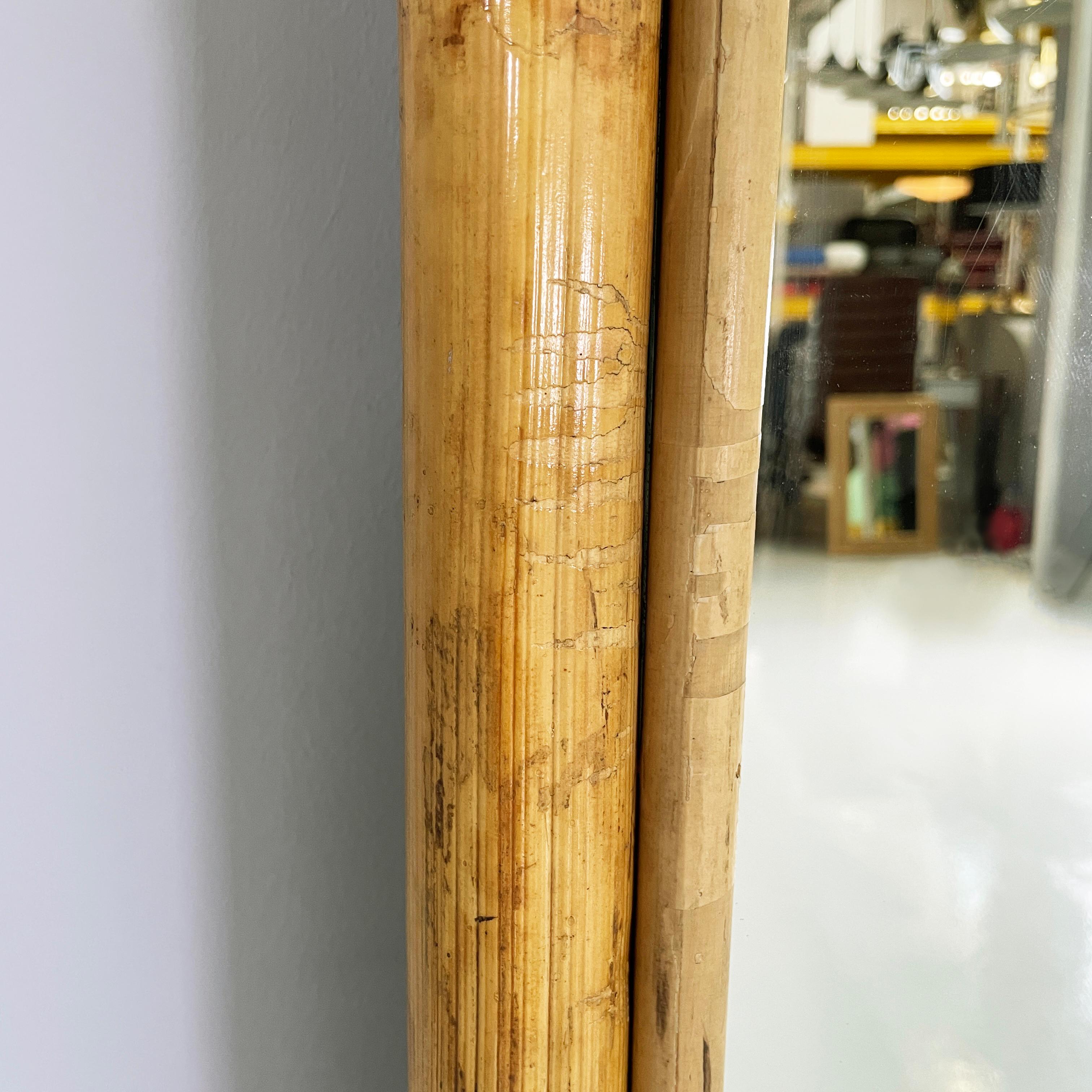 Italian mid.century modern Wall mirror with bamboo and wood, 1960s For Sale 5