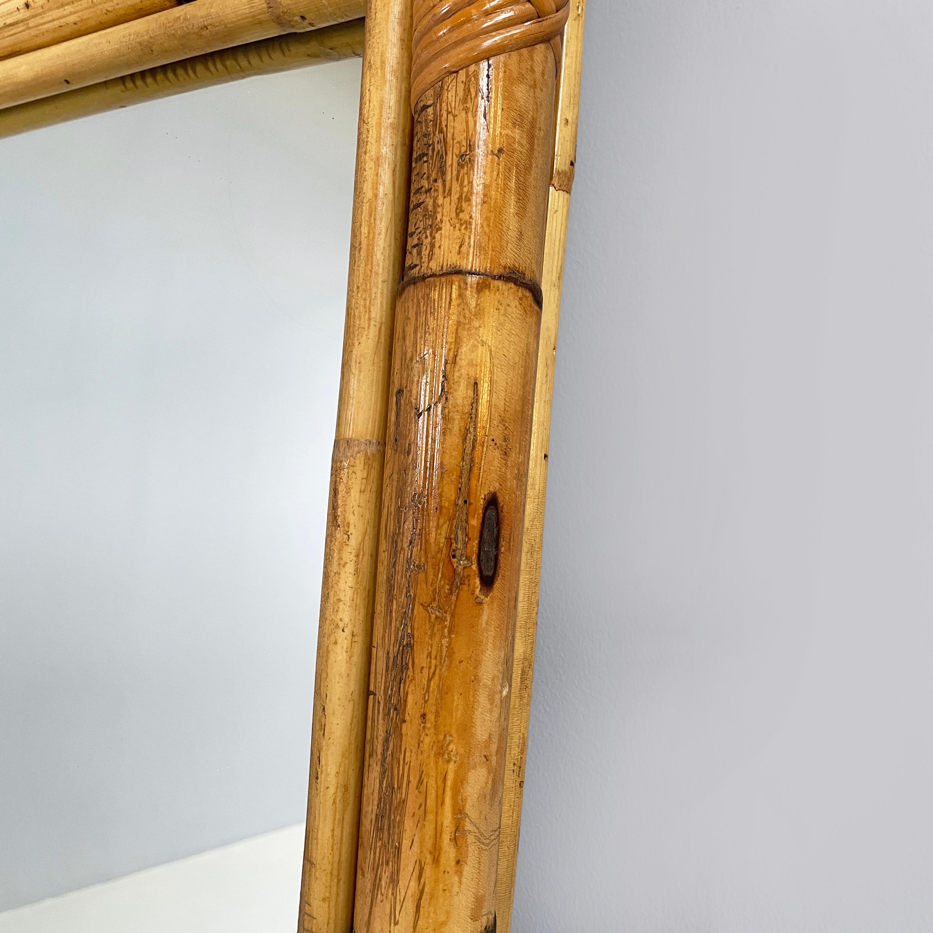 Italian mid.century modern Wall mirror with bamboo and wood, 1960s For Sale 6